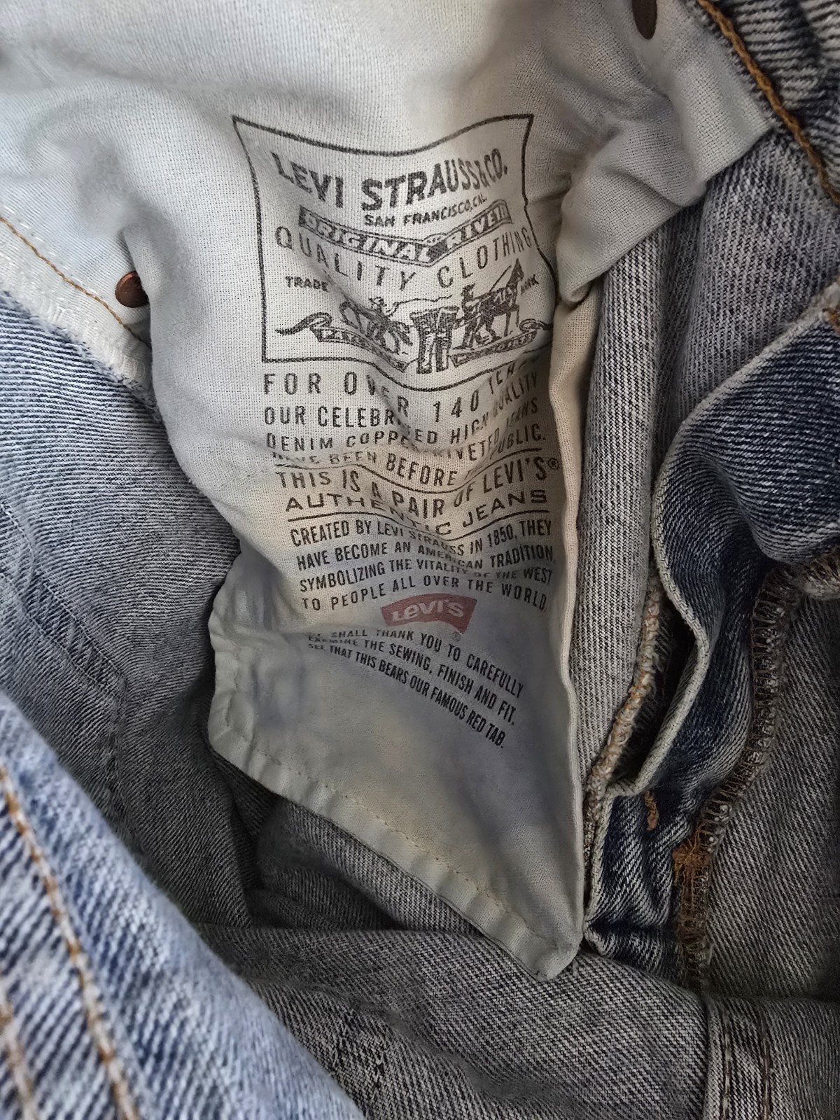 VTG Levi’s 550 Jeans 33×32 Relaxed Fit Tapered Leg Light Wash USA Red Tab 90s