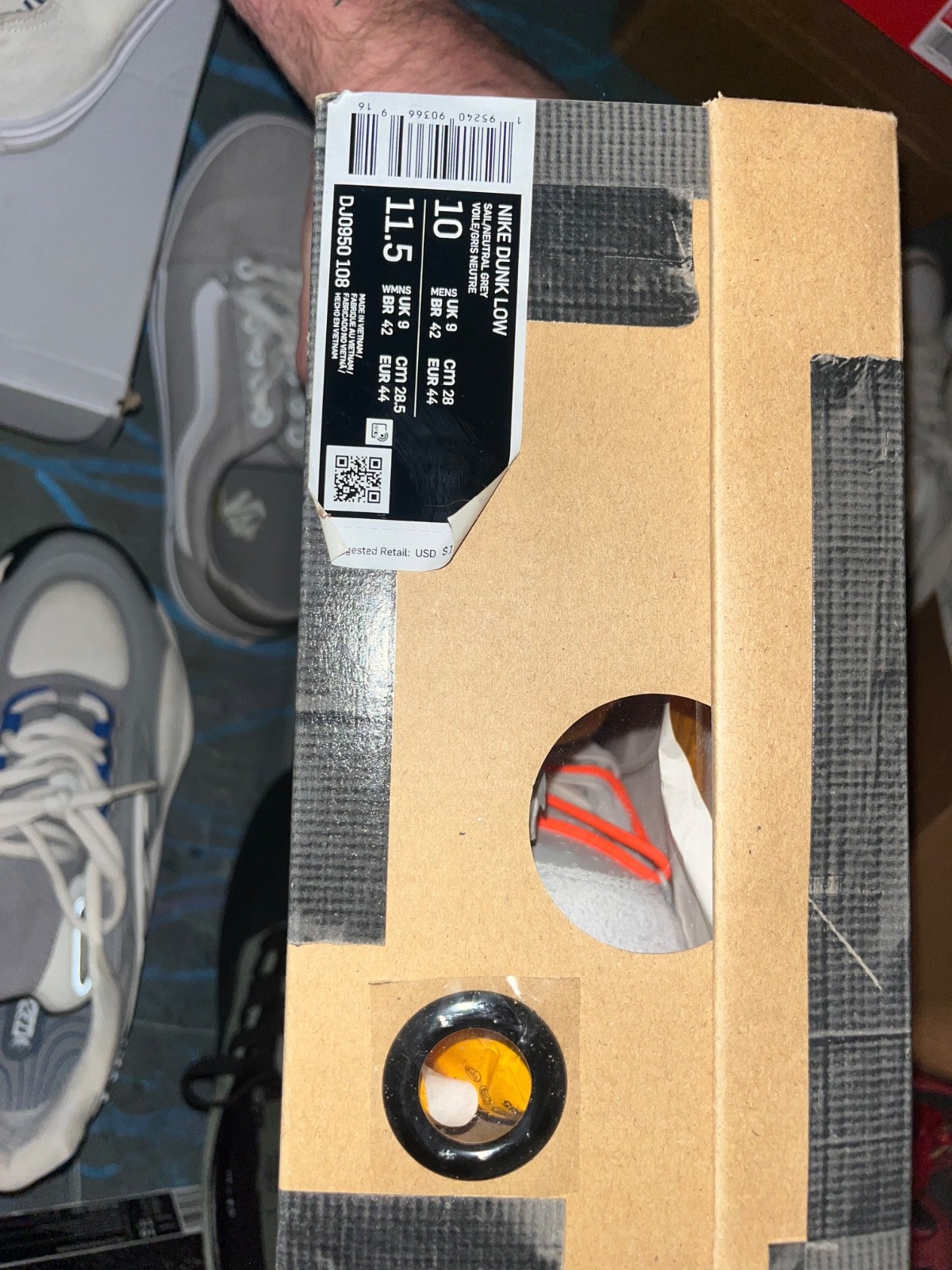 Nike dunk low off-white lot 11 Size 10