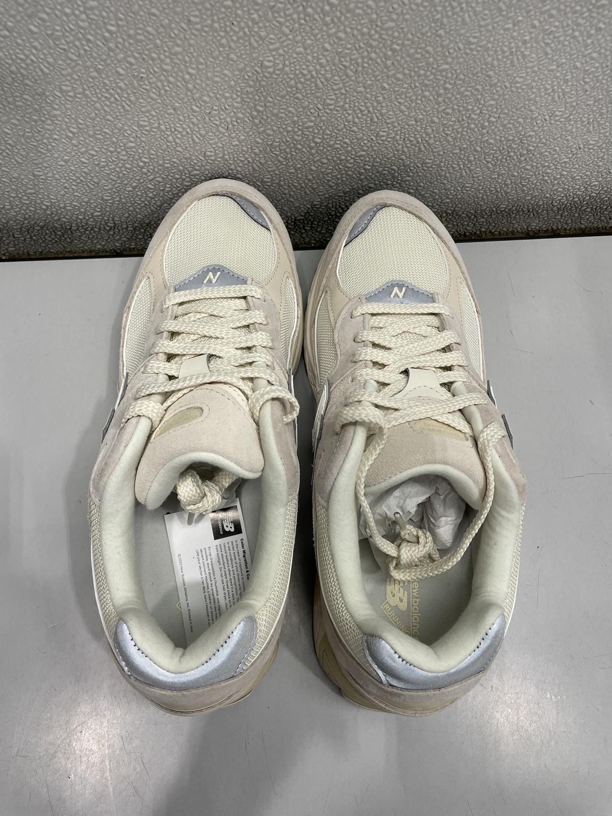 New Balance 2002R Lifestyle Sneaker Unisex M10, W11.5 In Taupe