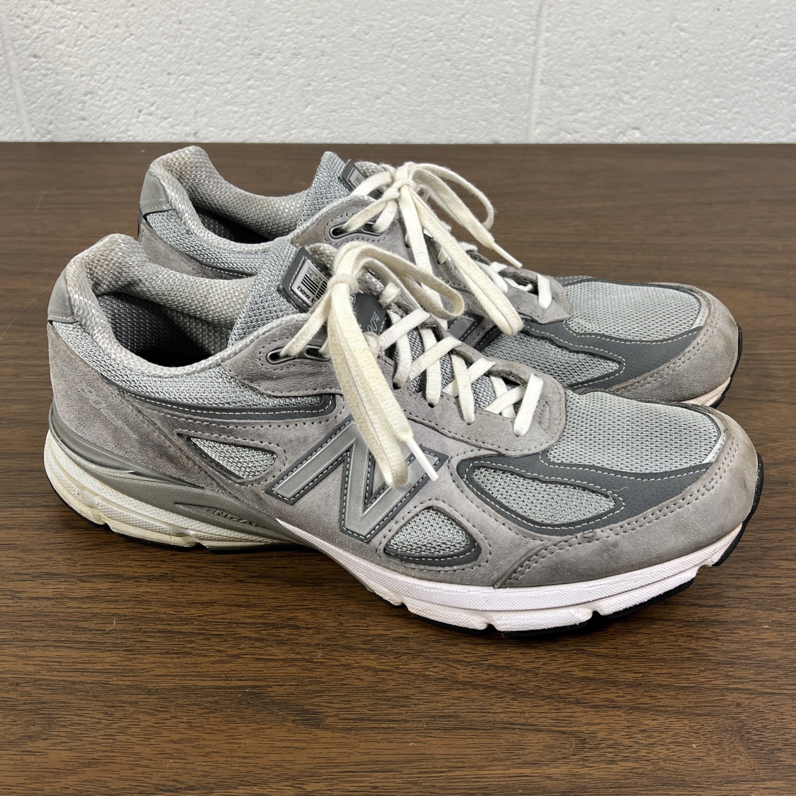 New Balance 990v4 Made in USA Grey Silver Mens Size 11 Athletic Shoes Sneakers