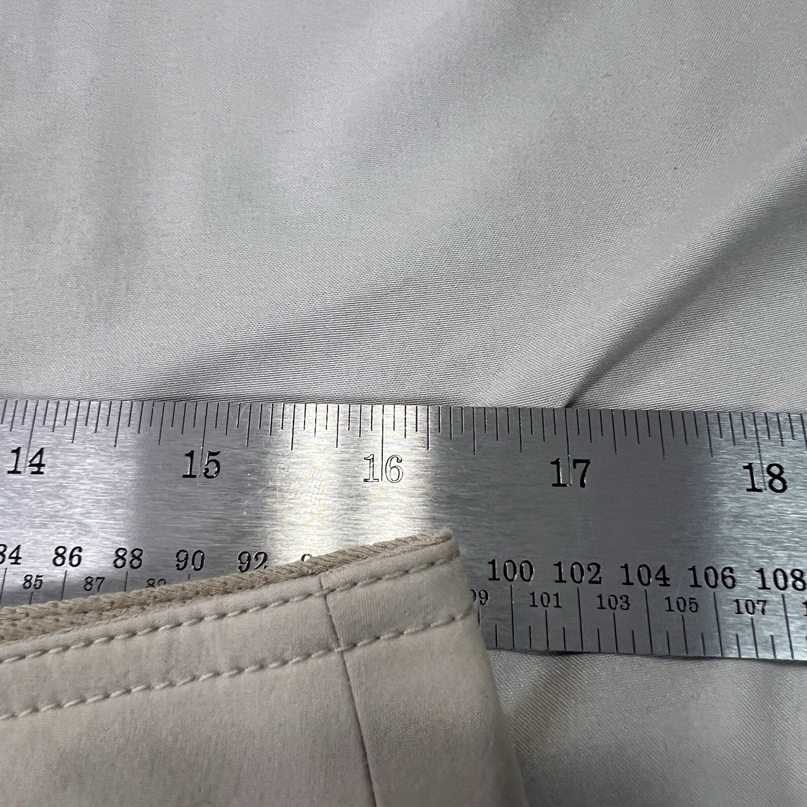 Ultimate Terrain Cargo Pants Womens 8 Beige Stretch Outdoor Water Resistant NWT