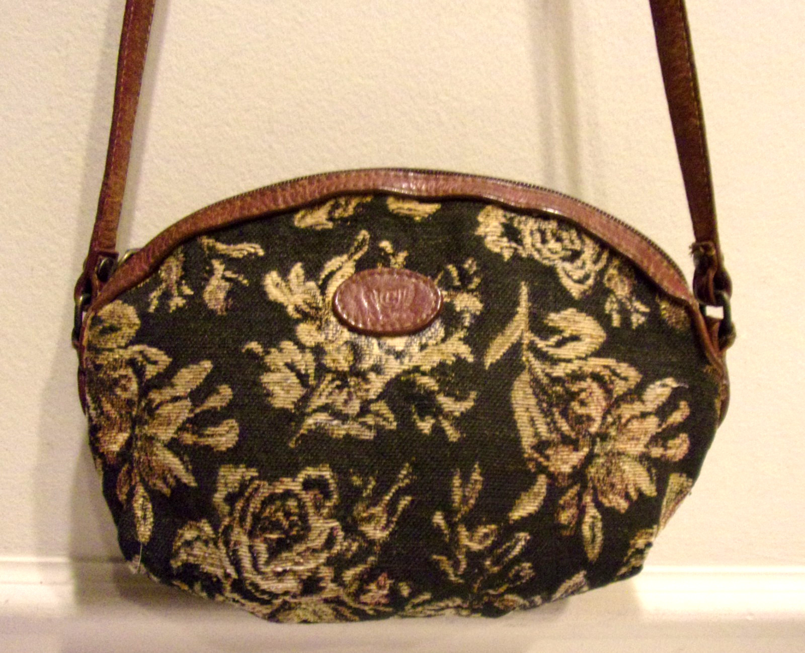 Vtg Liz Claiborne Black & Lt Tan Floral Tapestry Fabric Leather Trim CB / Sh Bag