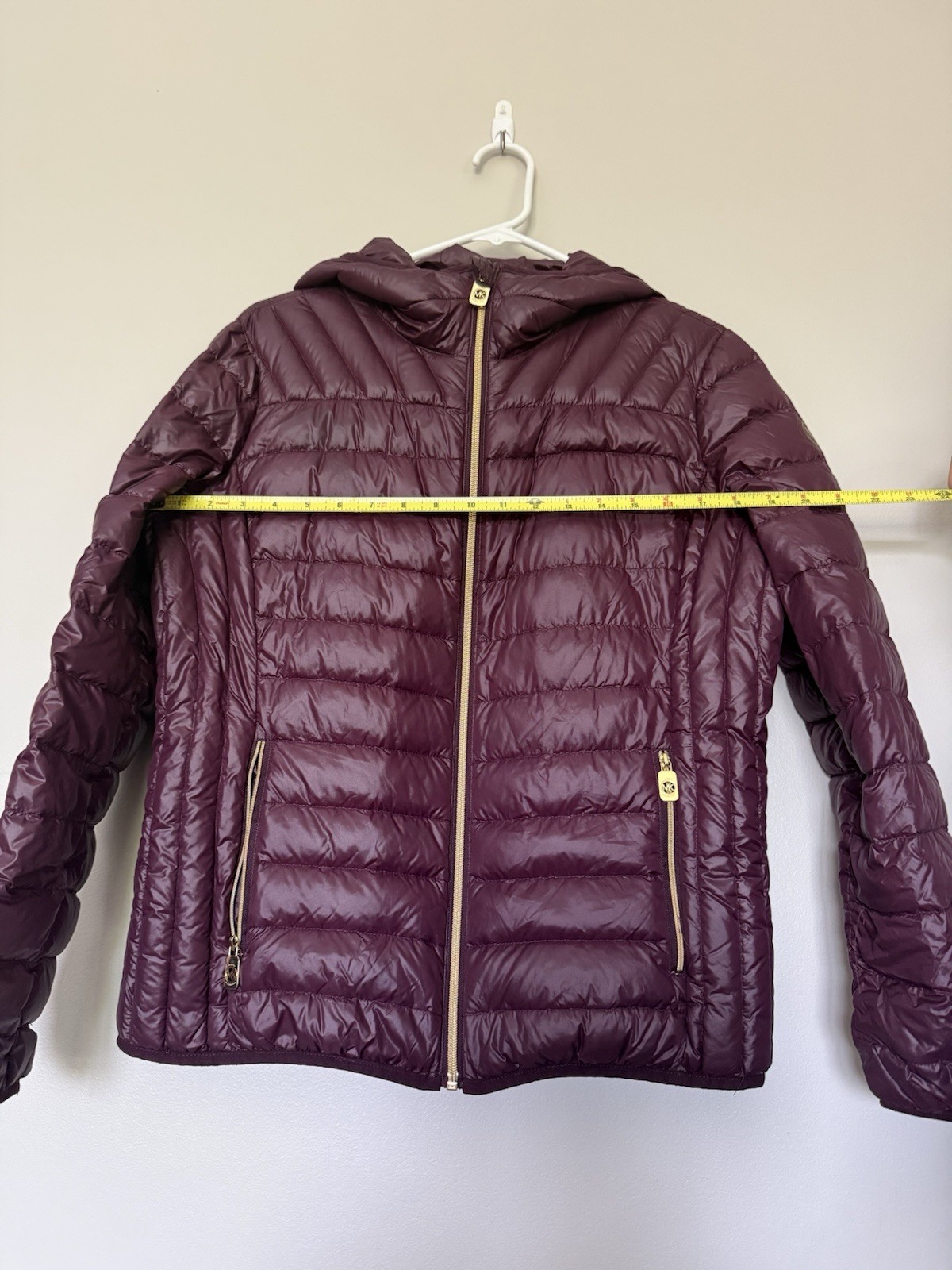 Michael Kors Women’s Packable Down Hooded Full Zip Puffer Jacket Burgundy L