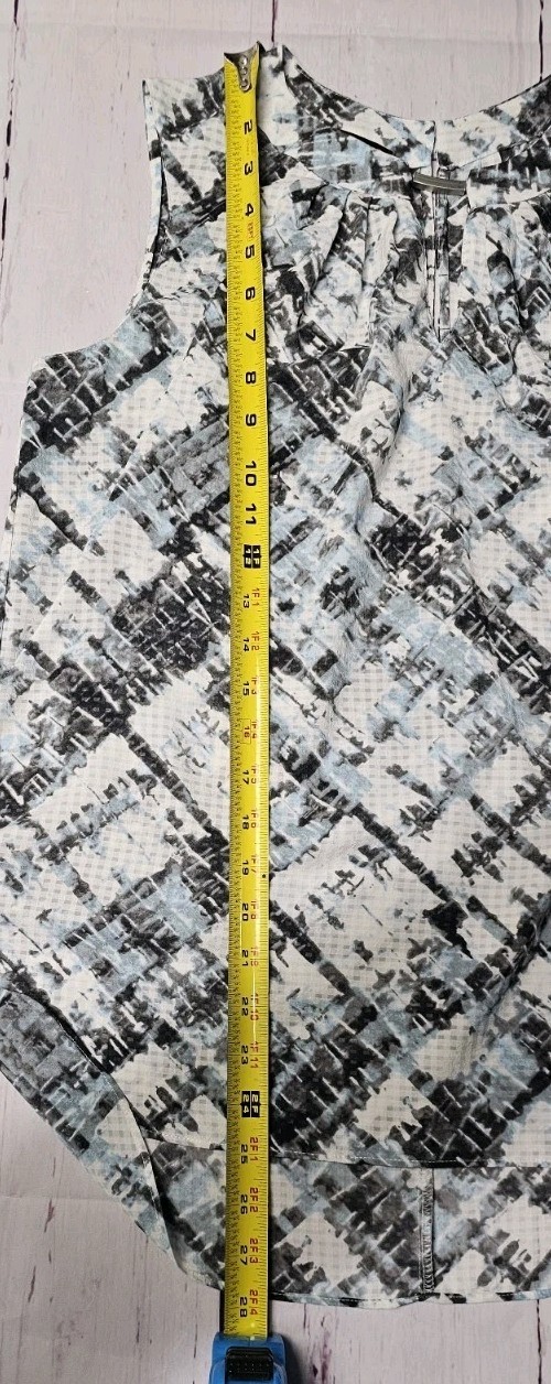 JONES NEW YORK S HIGH NECK METAL KEYHOLE CUT OUT PLEATED GEO CHECK CHIFFON TOP