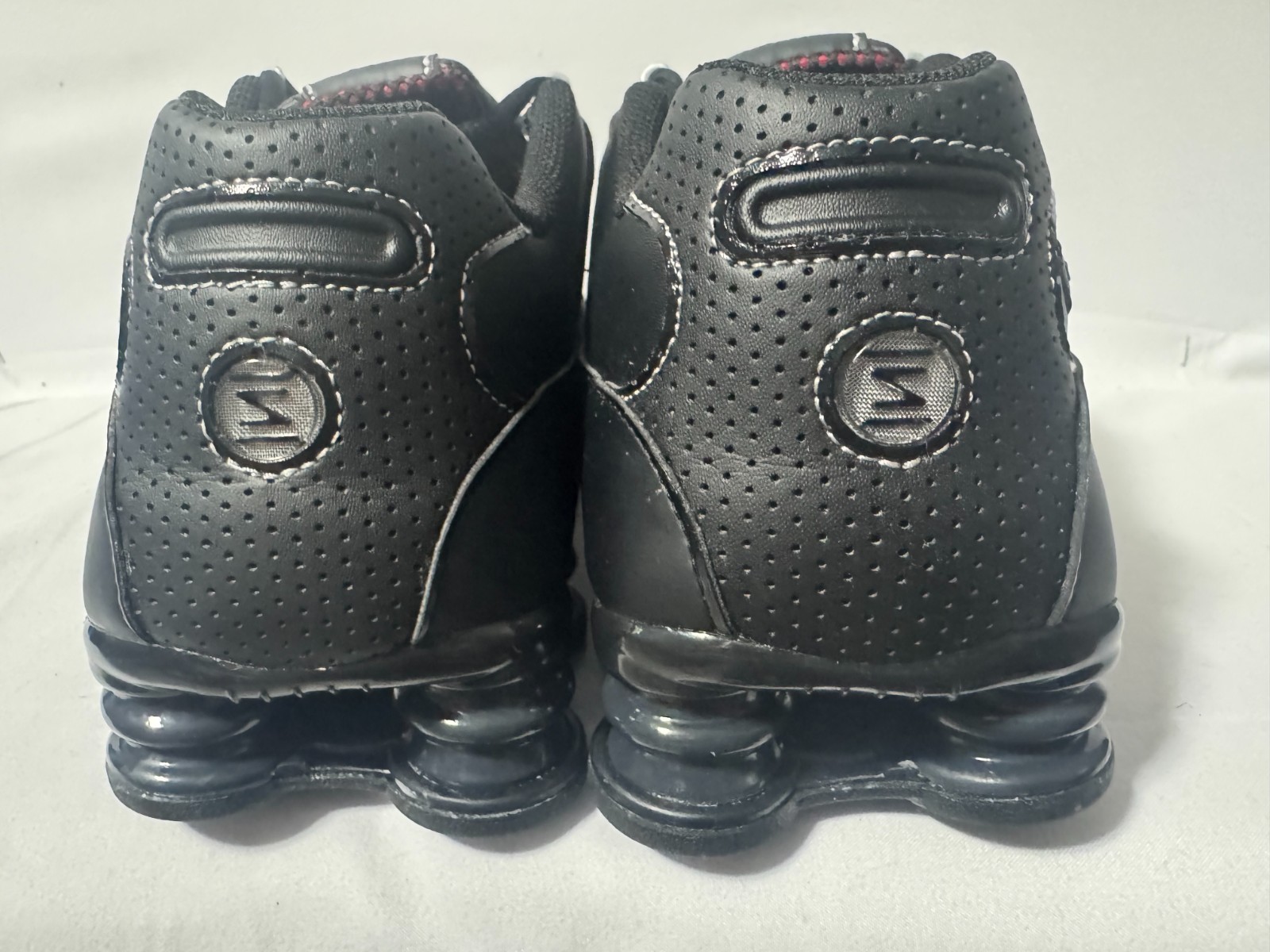 ******Nike Shox NZ****** Black Varsity Red Mens Size 10 N428