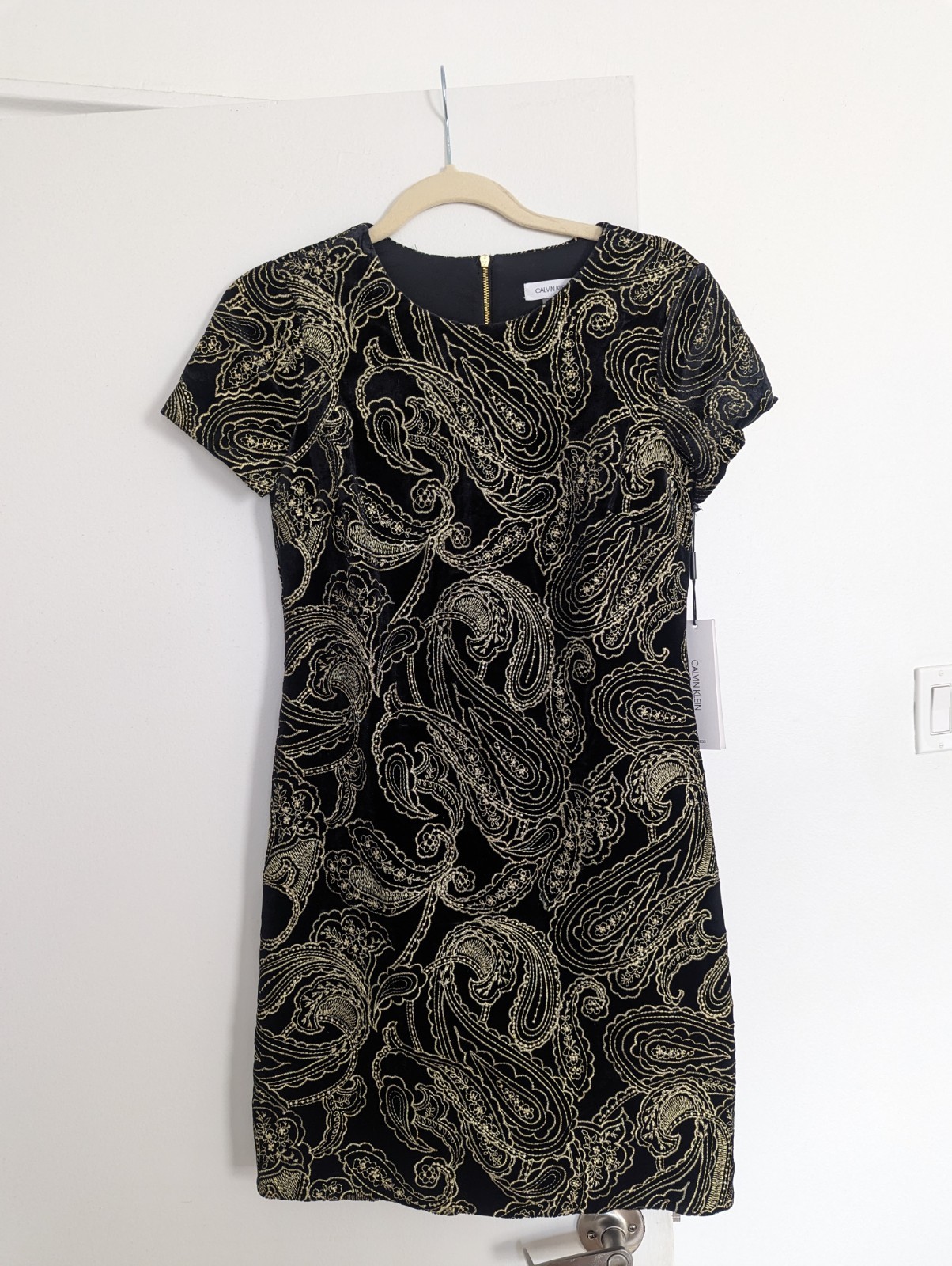 NWT Calvin Klein BIack Gold Paisley Embroidered Vellvet Dress