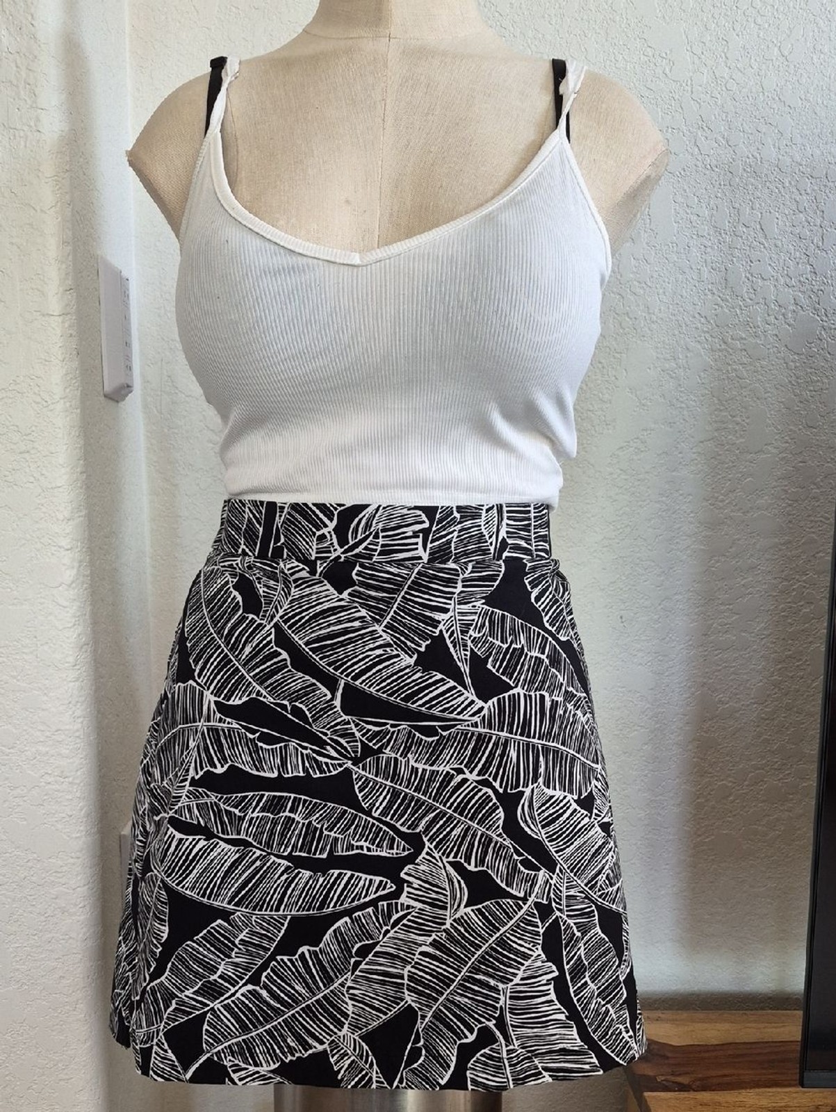 Rafaella Comfort, Abstract Leaves Print, Stretchy Skort