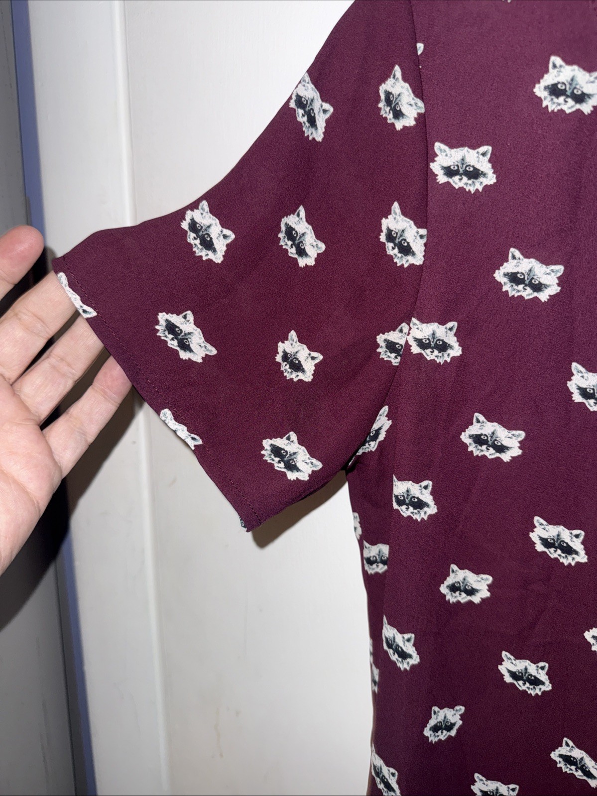 Pleione Medium Maroon Purple Raccoon Lightweight Blouse Zip Back Career Wear