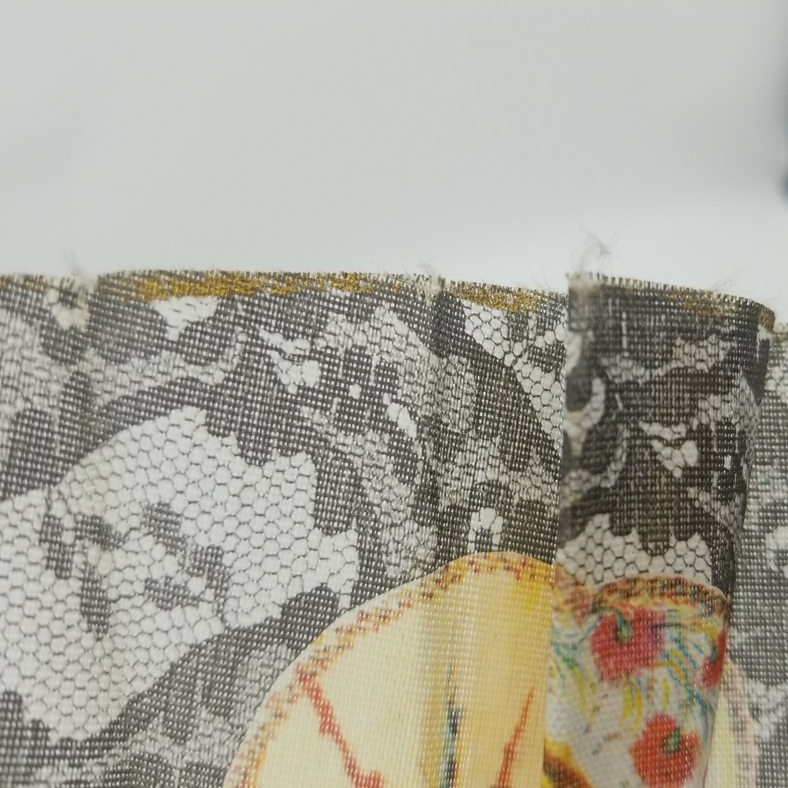 Spanish Style Lace Print Fabric Plastic Handle Bull Fighting Vintage Folding Fan