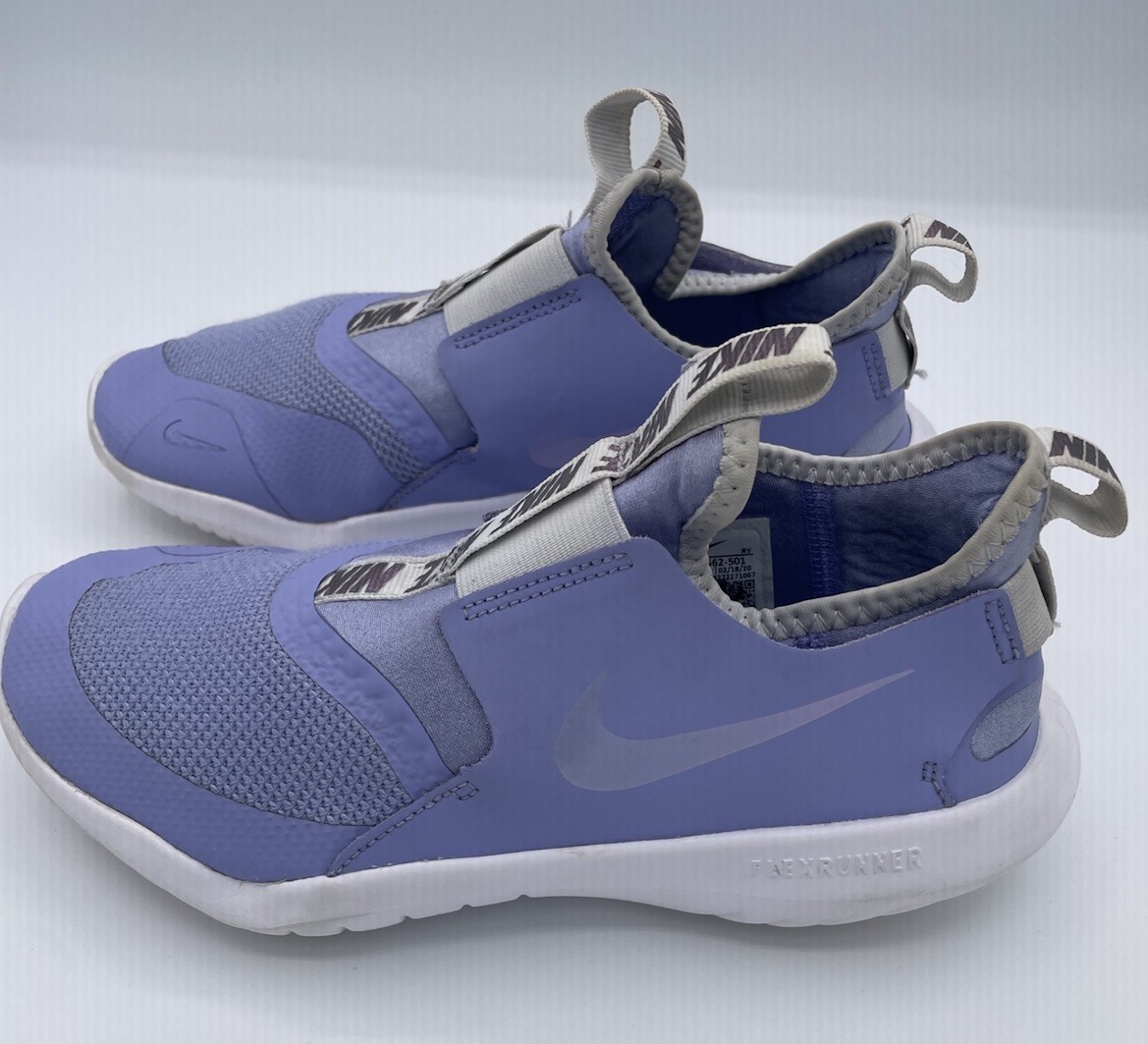 NIKE Flex Runner Girl’s Slip-On Sneakers Size 4Y Light Thistle/White-Lilac