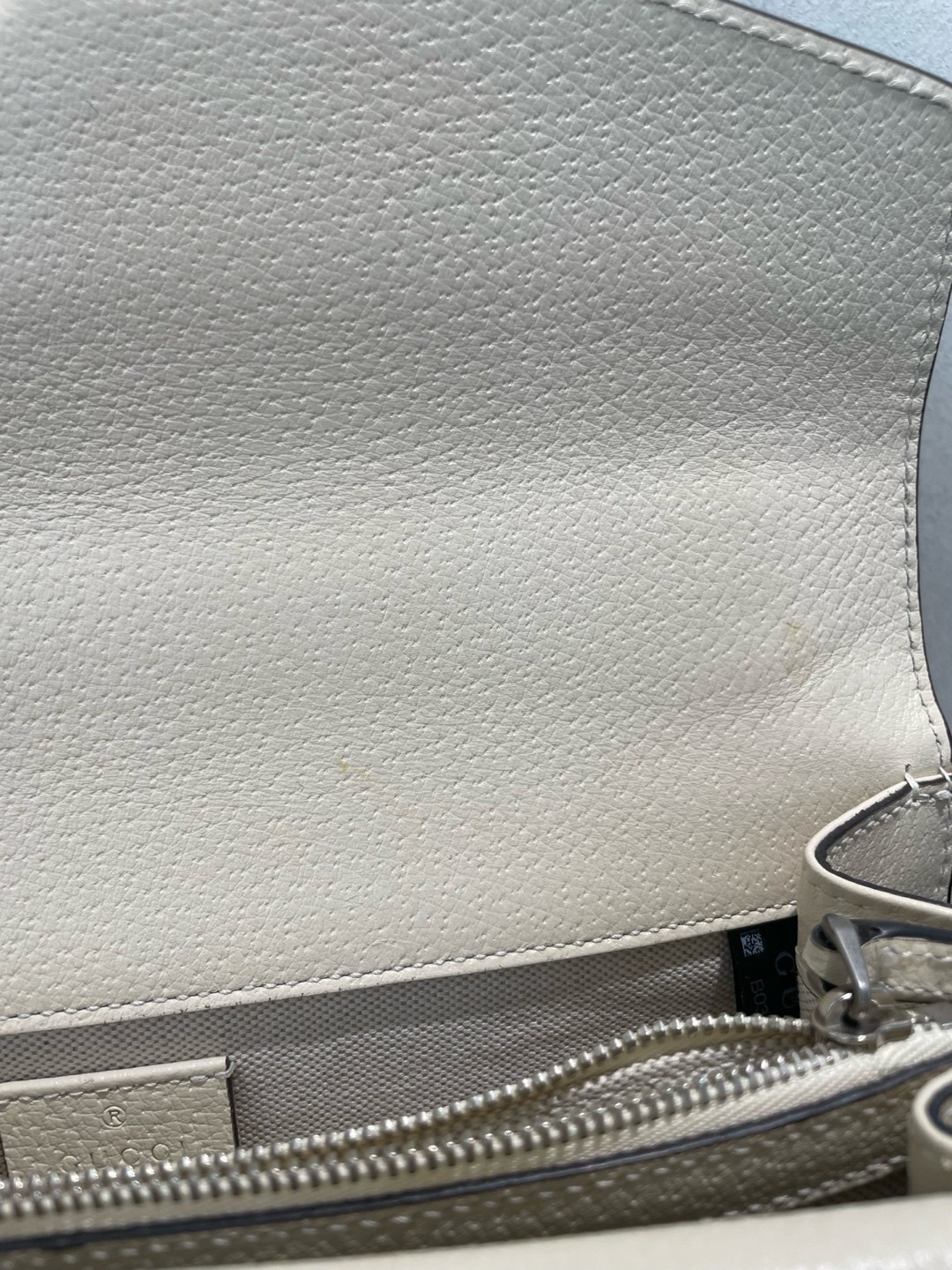 Gucci Pre-Owned Authentic Luxury Handbag White 28×17cm Silver