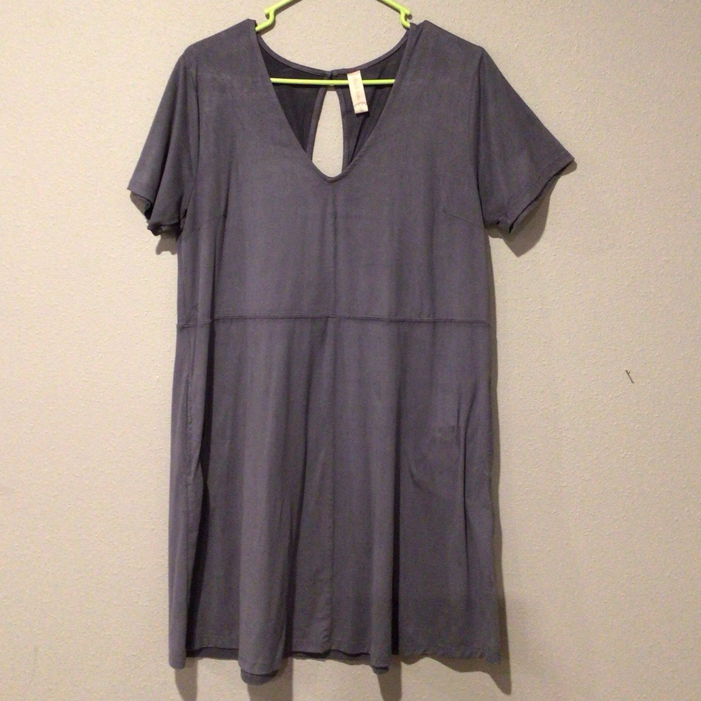 Altar’d State Blue Solid V-Neck Velour T-Shirt Dress Short Sleeve Pockets Knee L