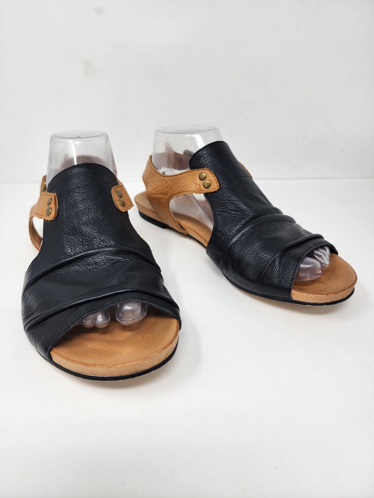 Django & Juliette Sandals Womens EU 40 US 9 9.5 Black Tan Leather Shoes