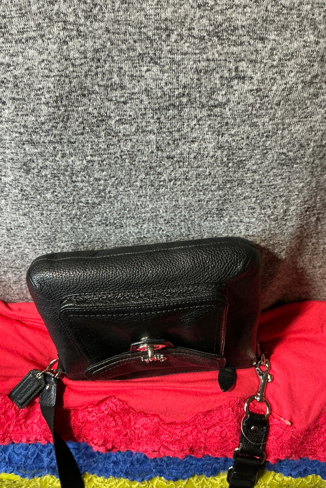 Coach Black Pebble Grain Leather Turn Lock Zip Messenger Shoulder Body Crossbody