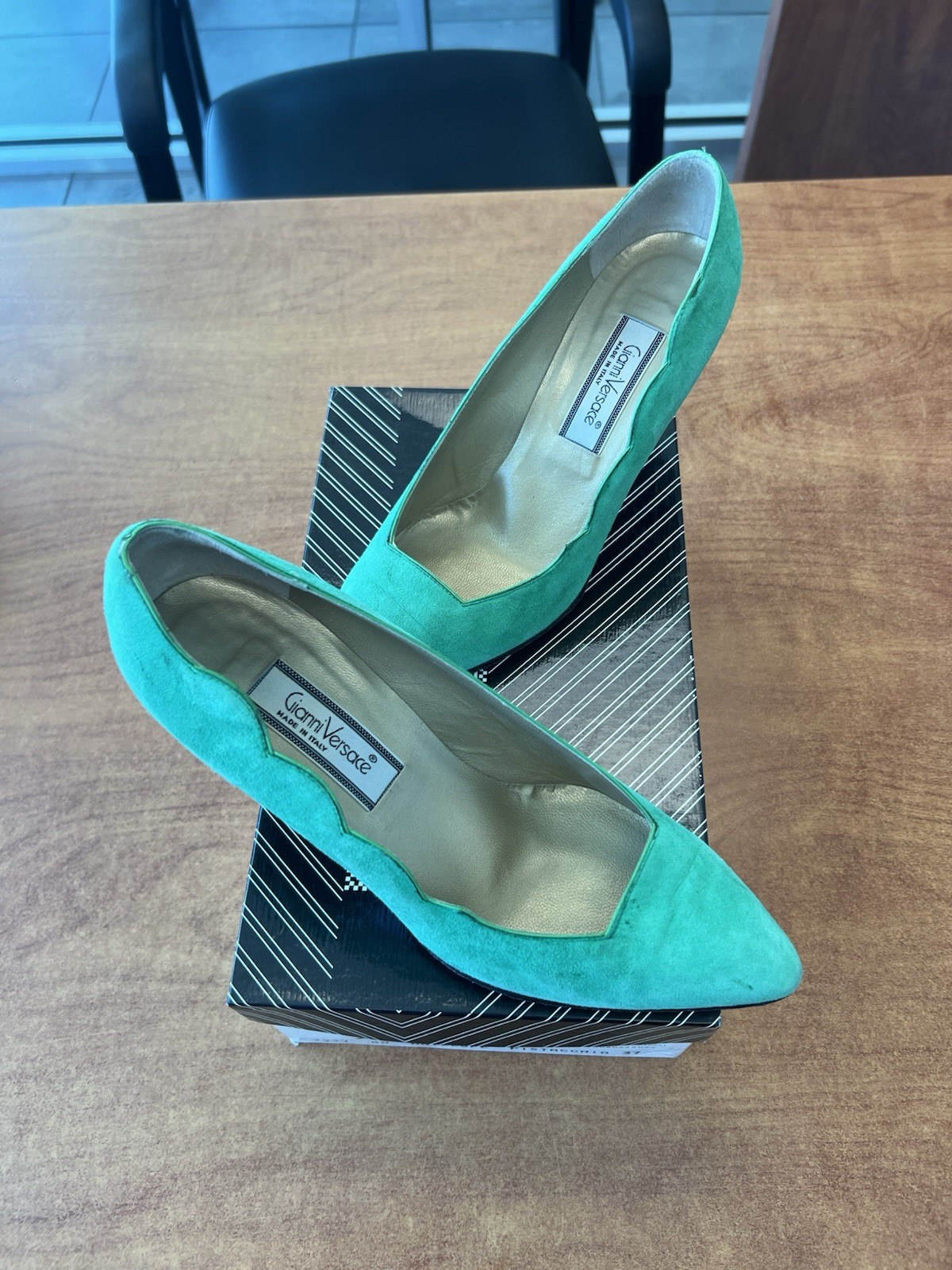 Gianni Versace Green Suede Scalloped Pointed Toe Slip-On Pumps Heels EU 37