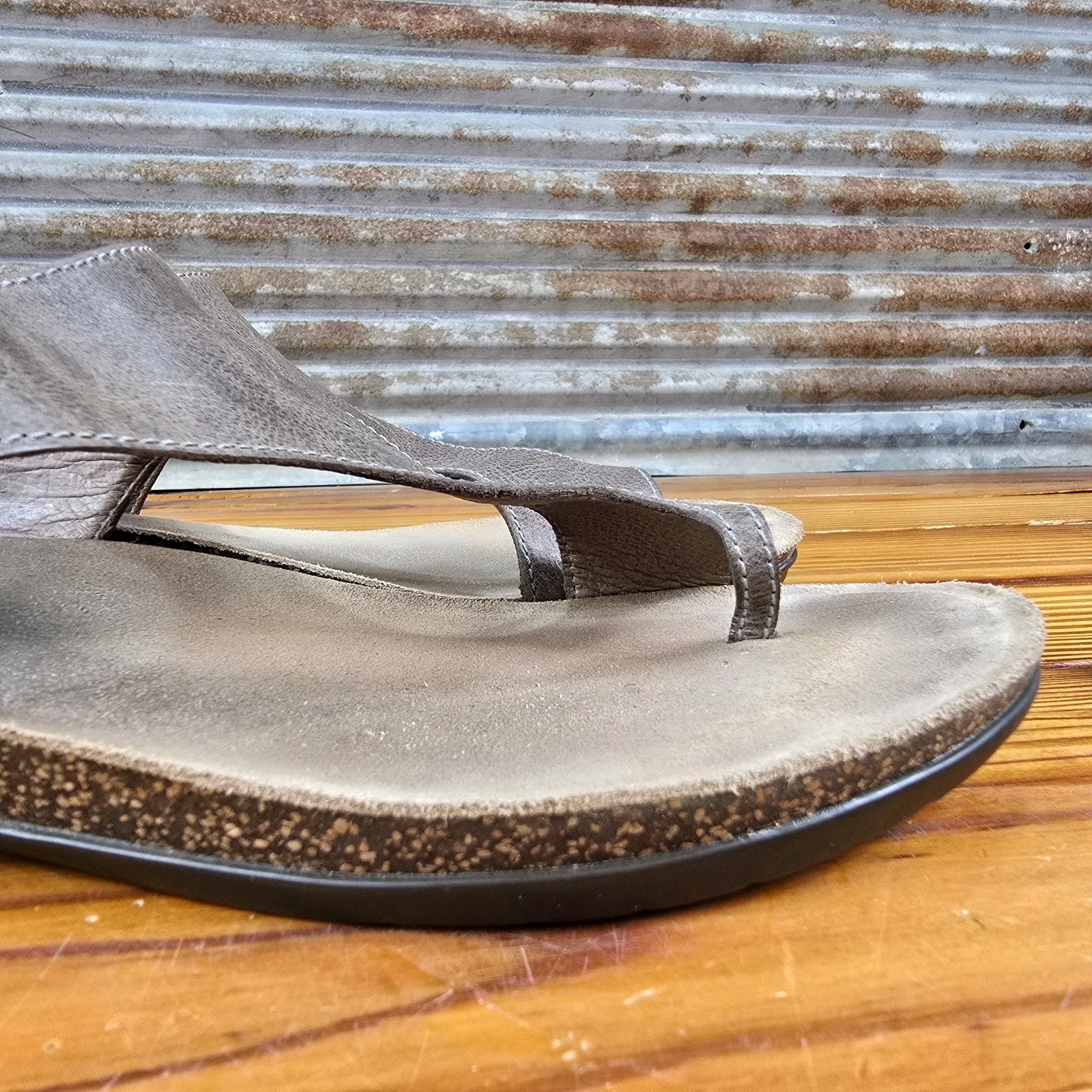 $130 DANSKO US 10.5-11 EU 41 Stone Leather REECE Sandals 6024795300 Pristine!!