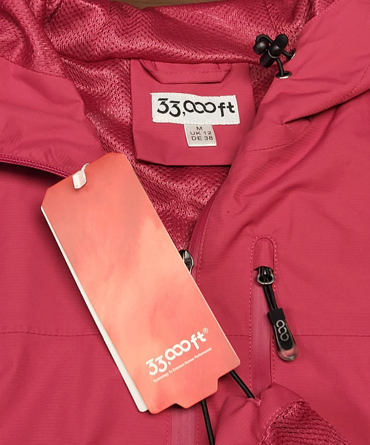 NWT 33,000 Ft Hooded Rain Jacket Medium Packable Sealed Seams Water & Wind Proof