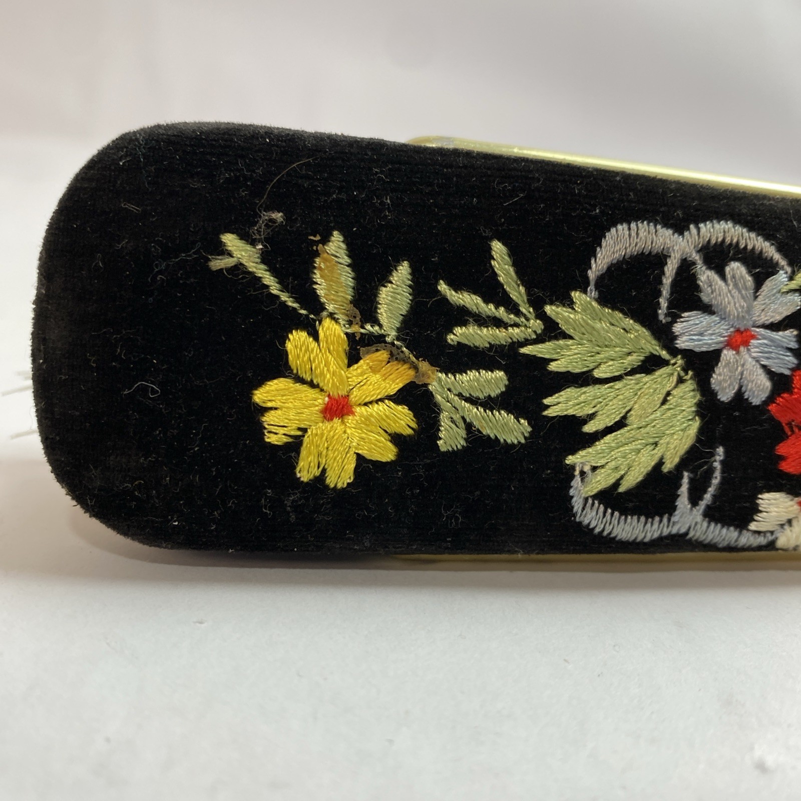 Vintage Embroidered Floral Clothes Brush Velveteen Back Hangable 10.2″
