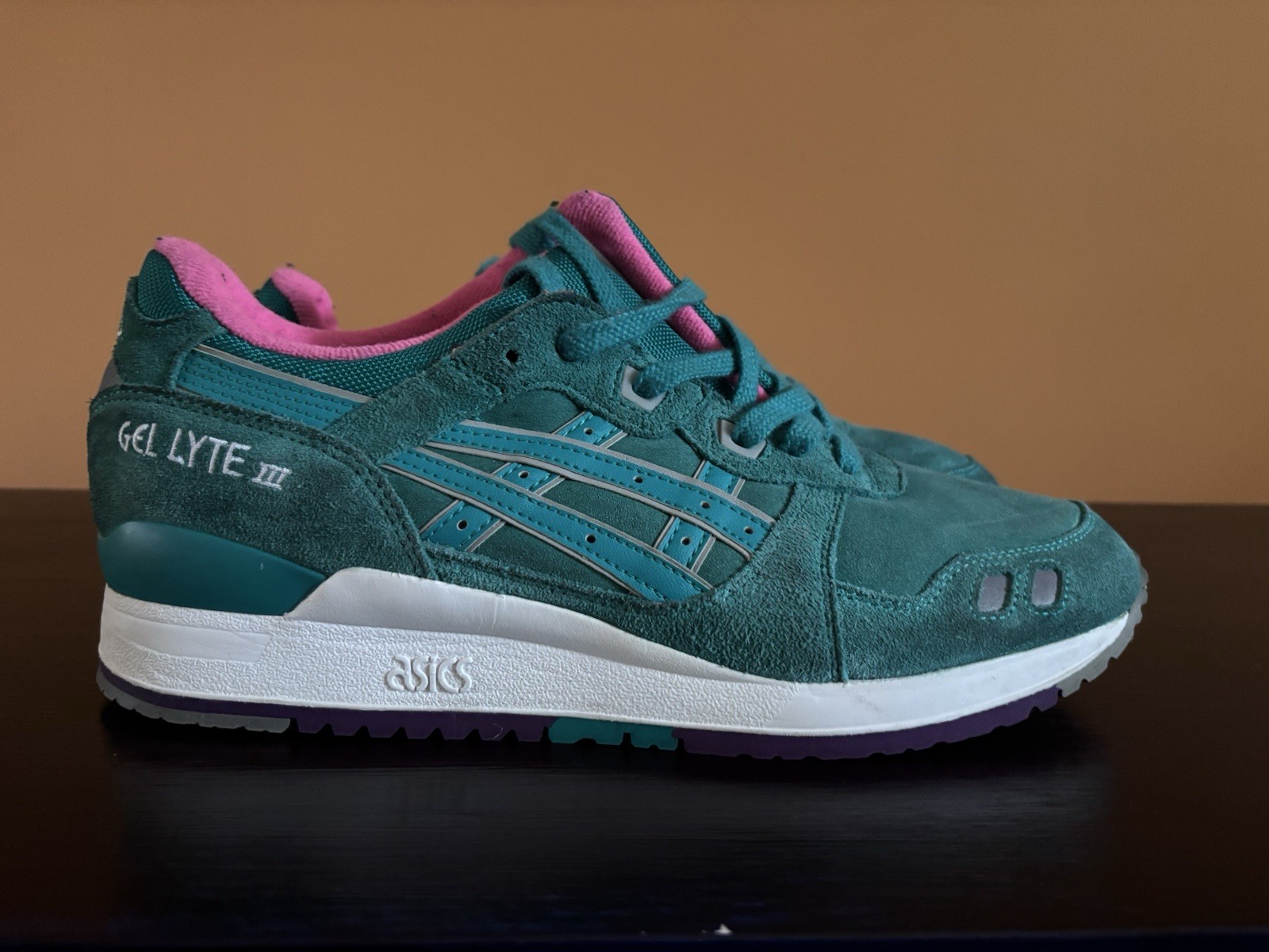 asics gel lyte iii size 10
