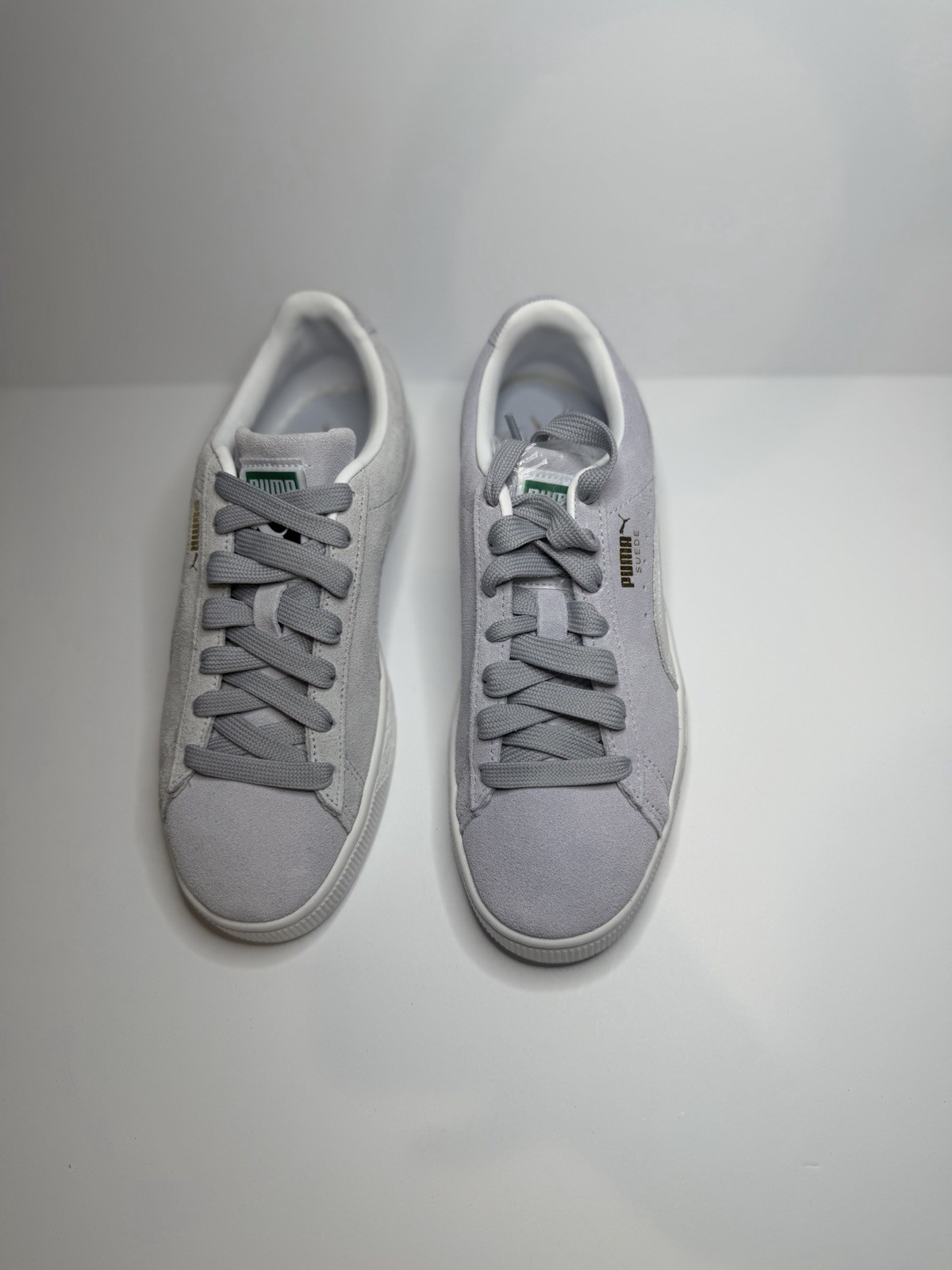 PUMA Suede unisex’s Low Top Lace-Up Suede Sneakers Gray/White Rubber Sole