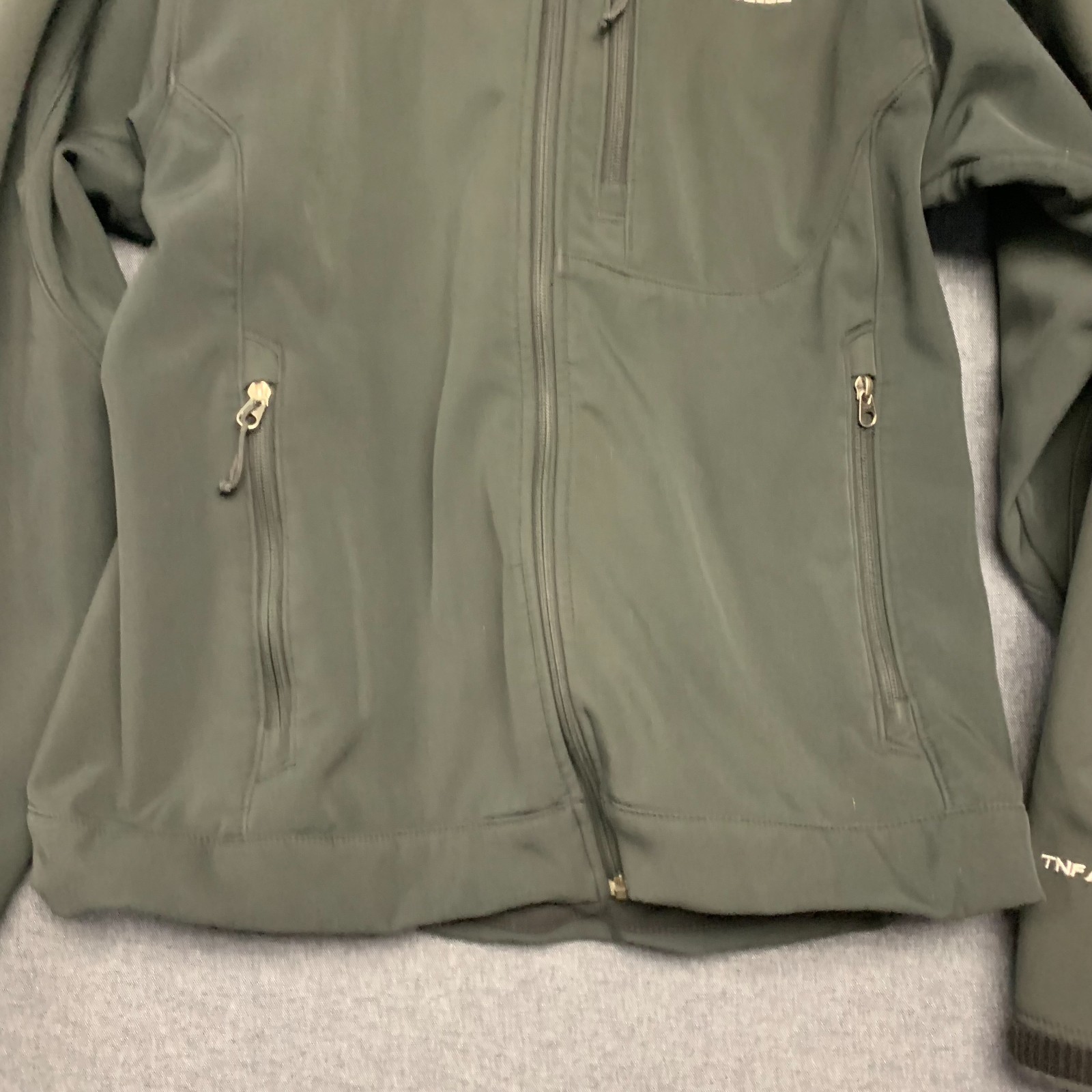 The North Face Apex Mens Jacket Size M Gray Soft Shell Full Zip Windproof Hiking