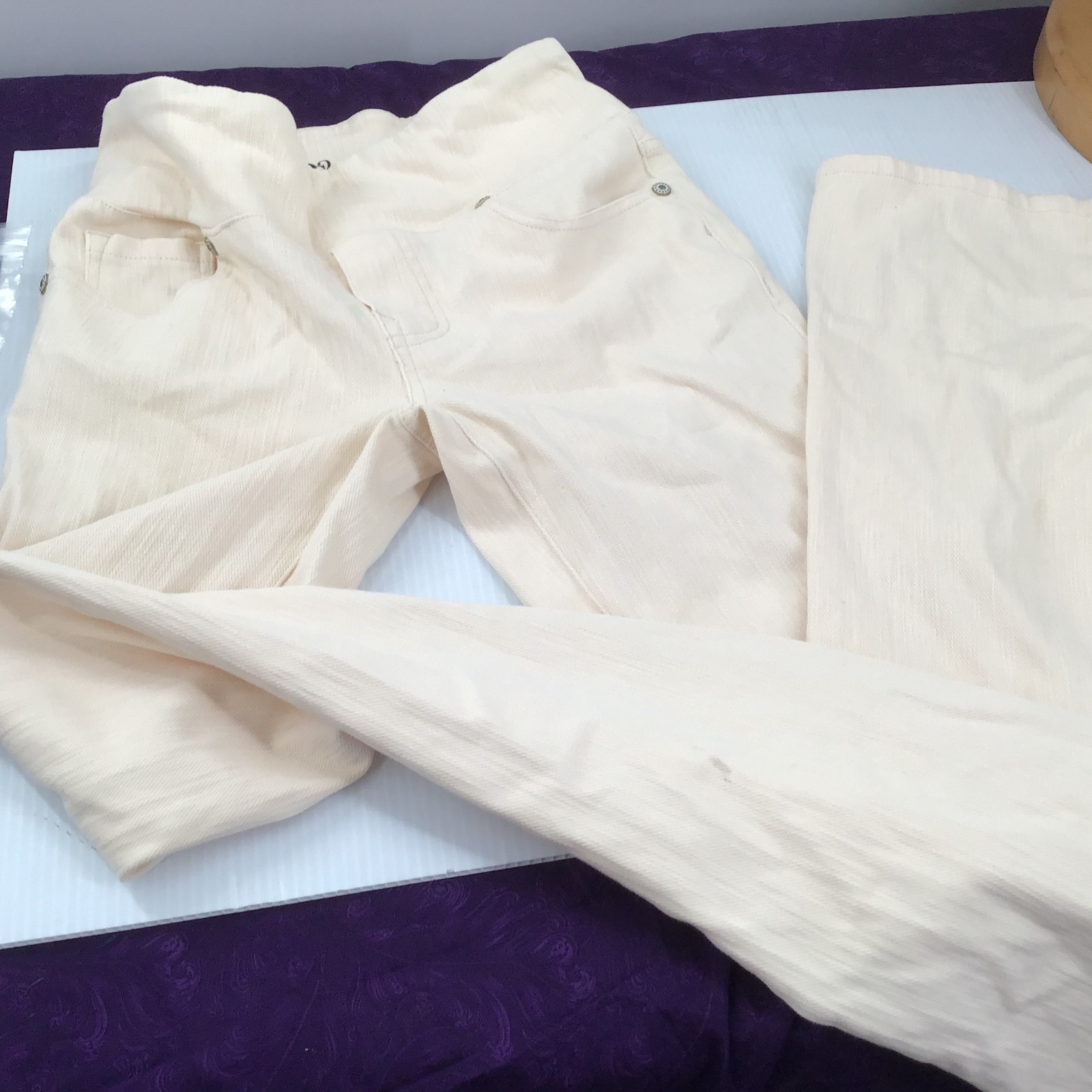 DG2 New XS Cream Colored – 94% Cotton/6% Spandex Diane Gilman Pants