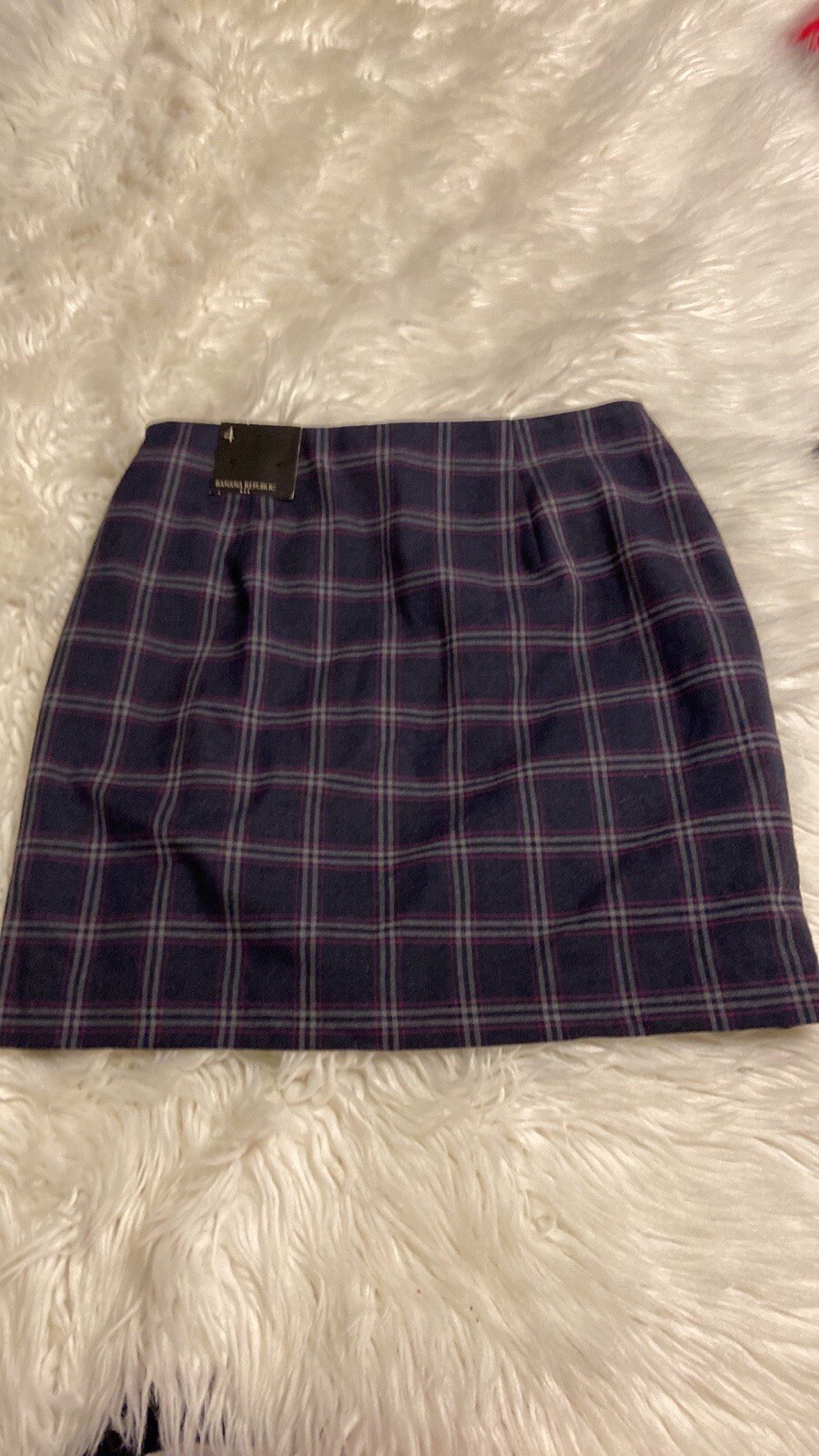 Banana Republic Women’s Skirt size 4 brand new with tag length 17″ waist28/30″