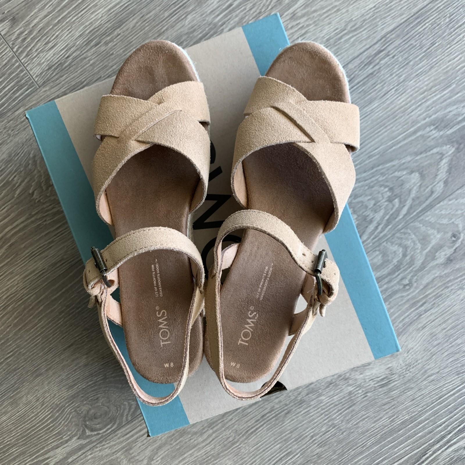 TOMS Willow Wedge Platform Sandals in Tan Suede Size 8 Buckle Close
