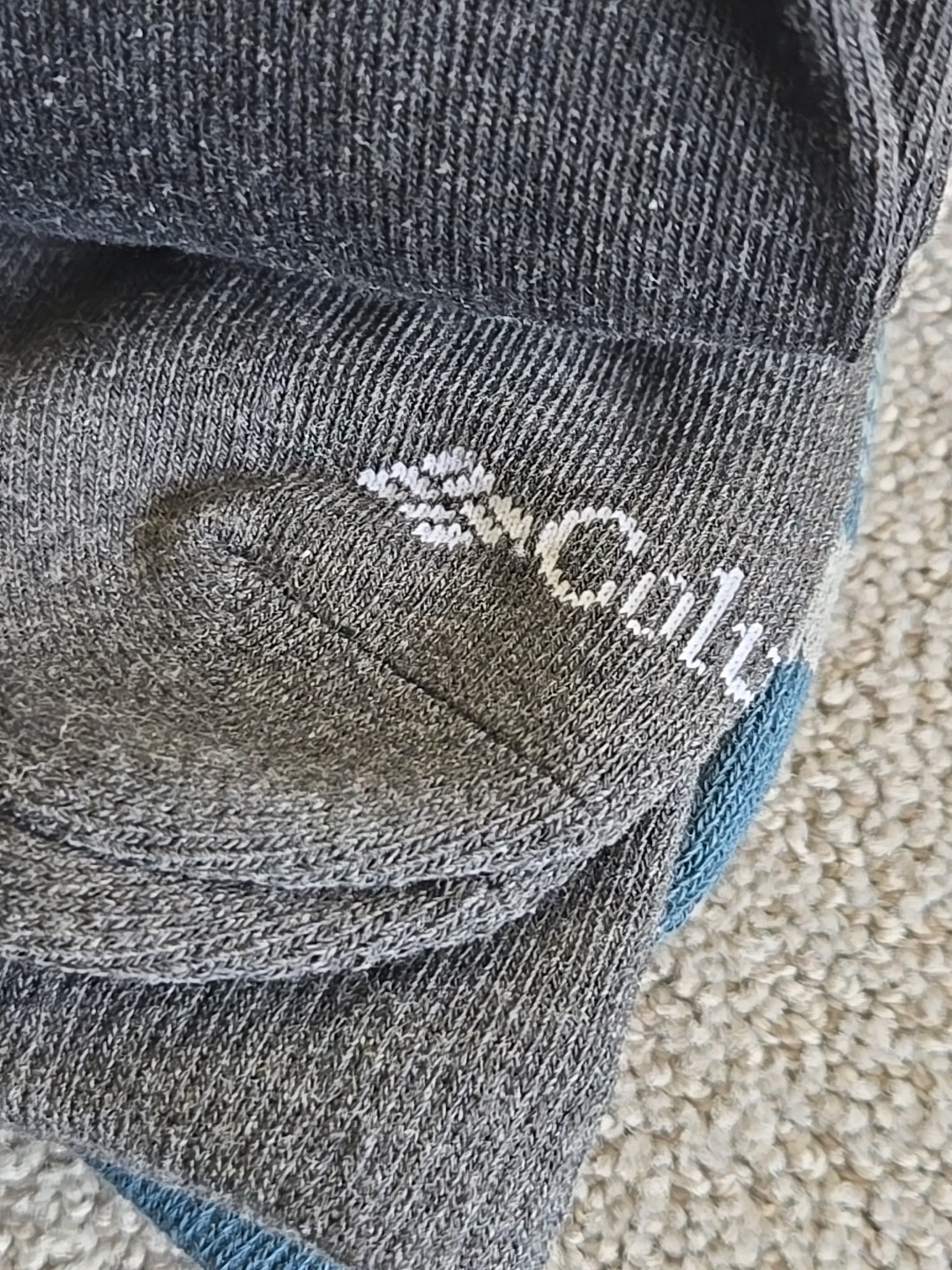 Columbia 4 Pair Every Day Crew Socks Men’s Sz 6-12 NWT Blue Black Taupe Gray