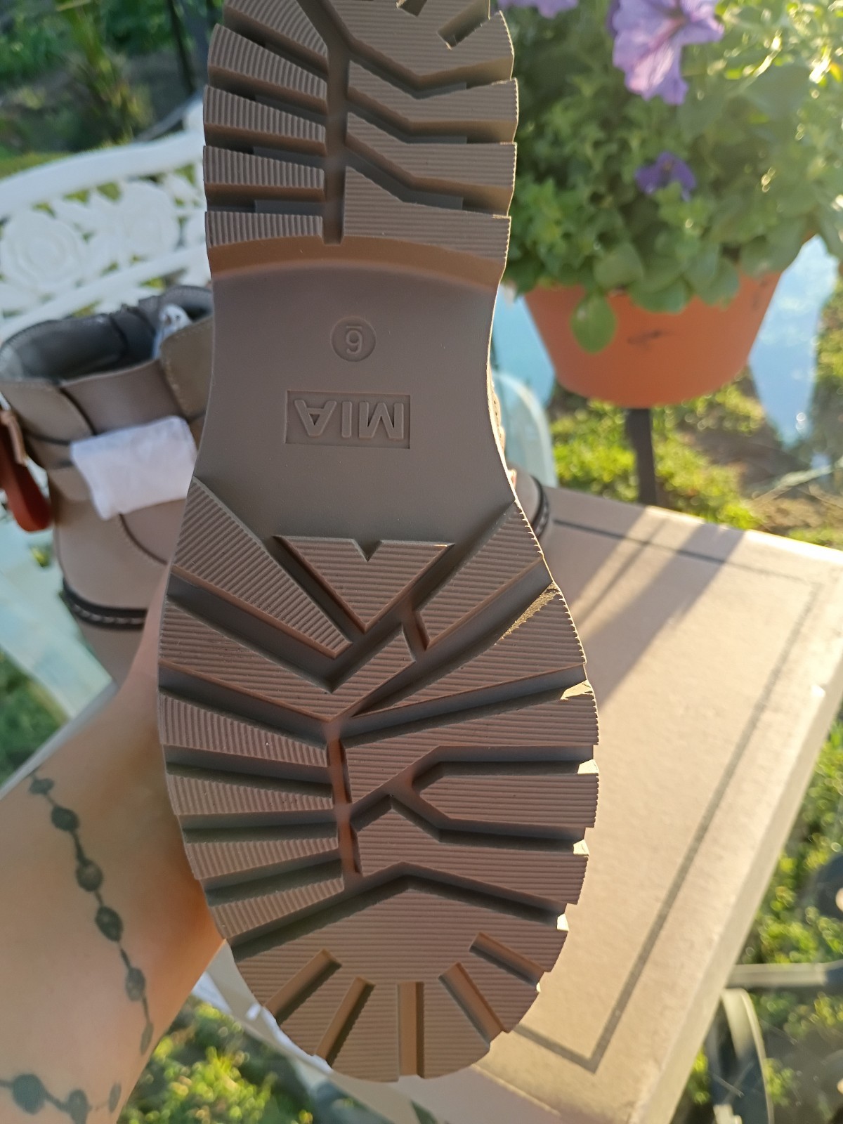 MIA Boots Size 9