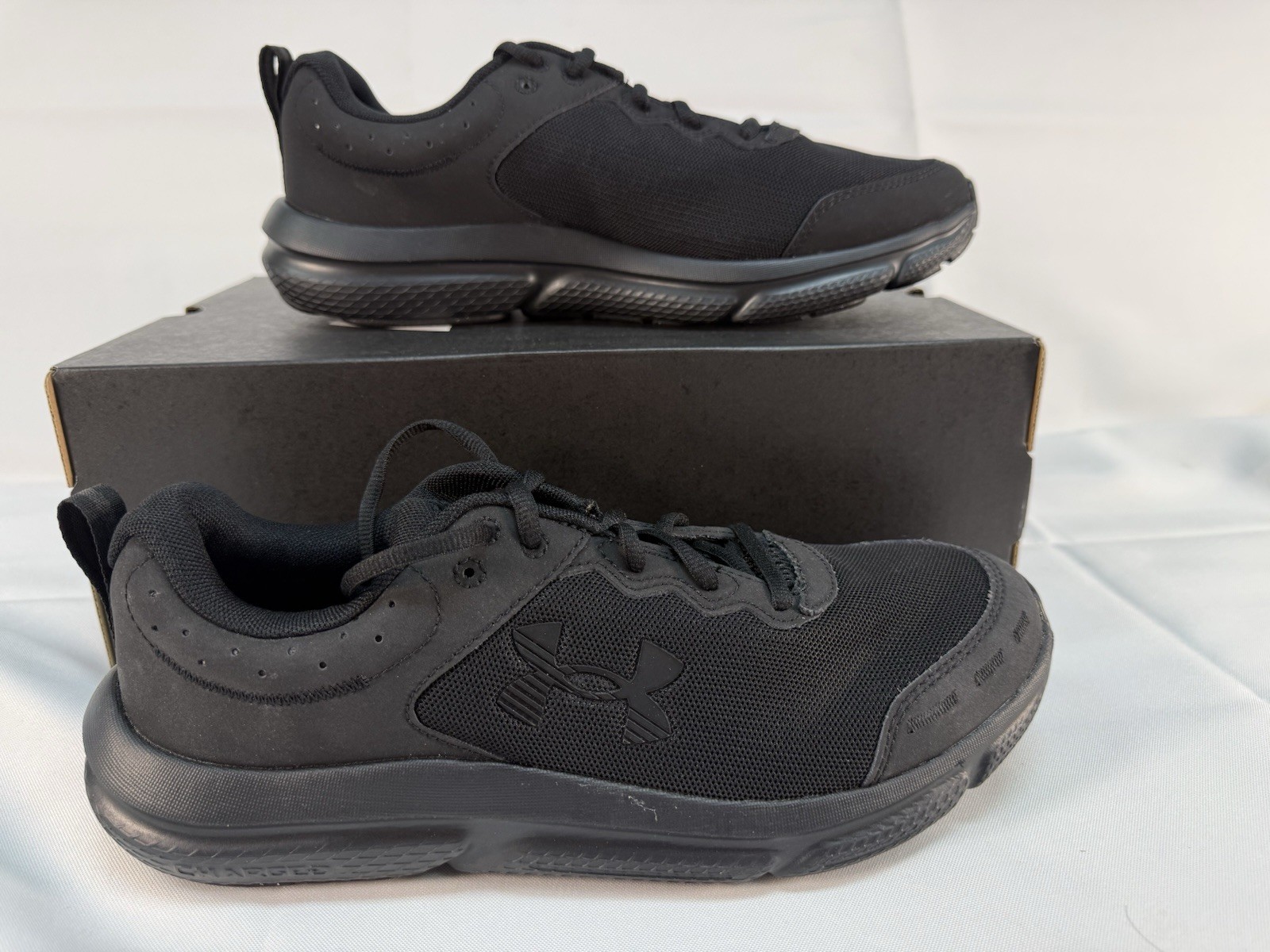 Under Armour Men Charged Assert 10 Running Shoes ALL Black EXTRA WIDE Sneakers