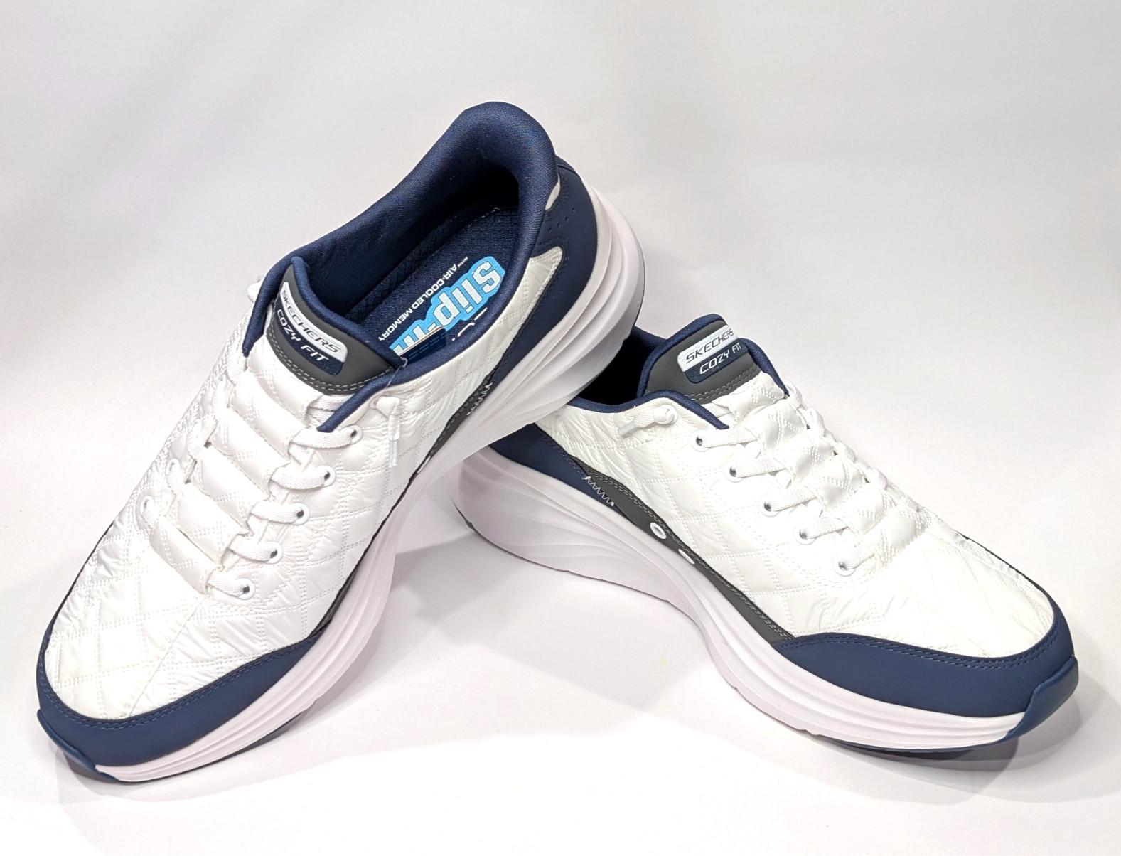 Skechers Slip-Ins Contour Foam Cozy Fit White/Navy Men’s Sneakers-Asst Sizes NWB