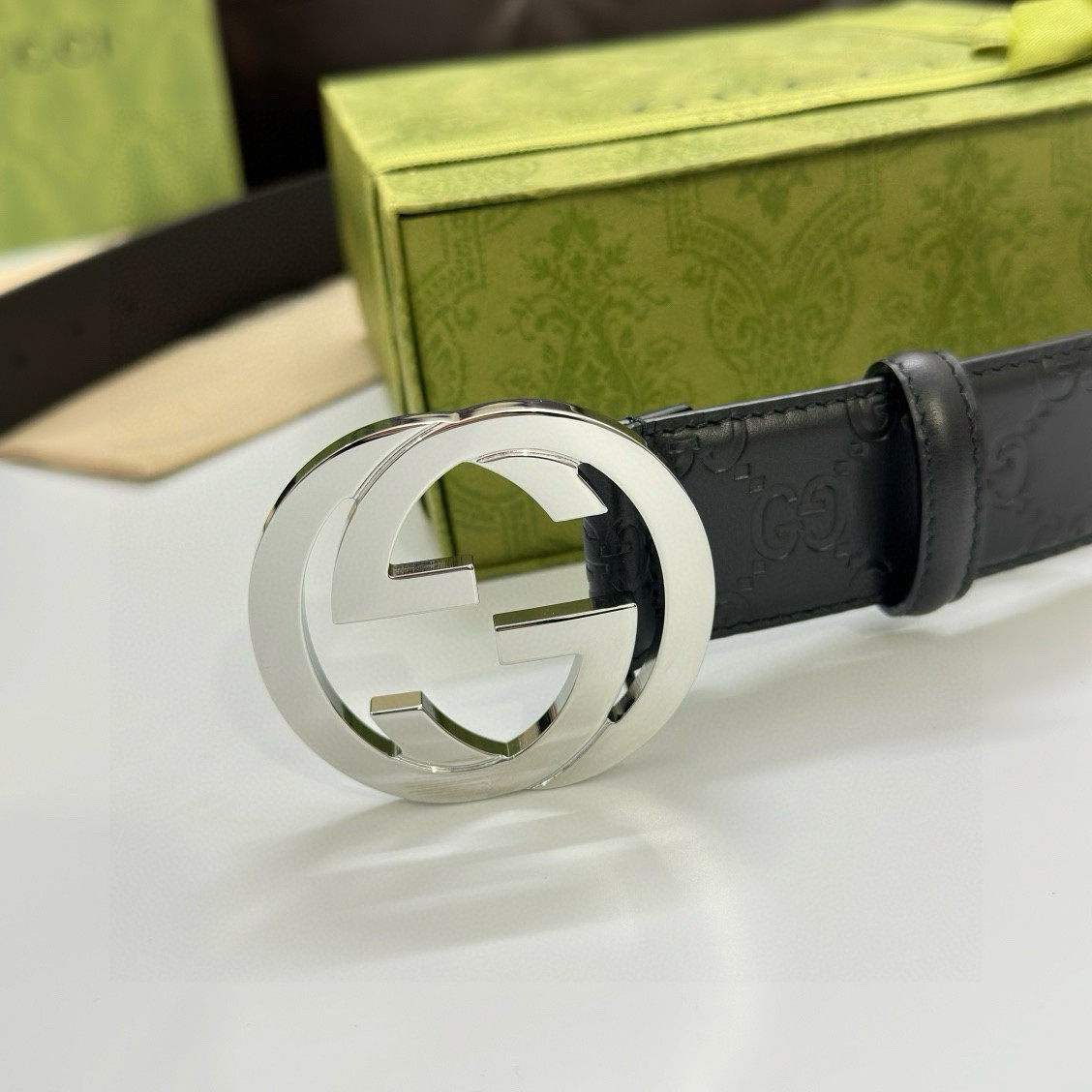 Gucci Interlocking G Buckle Embossed Leather Belt (Men’s, Silver Buckle,105cm)
