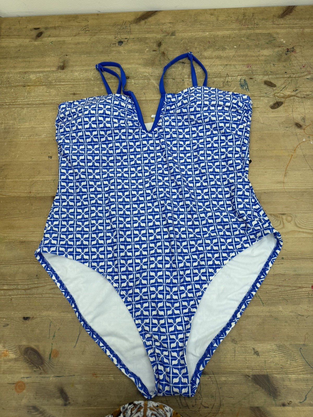 Women’s Size XL (16) Geo Print Halter V-Neck Leg Full Coverage One Piece NEW