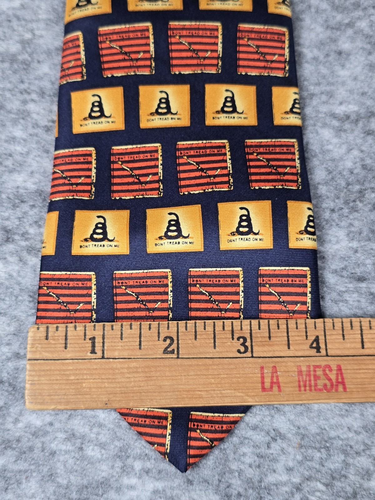 Museum Artifacts 100% Silk Tie Don’t Tread On Me Glasden Flag Rattlesnake 2A