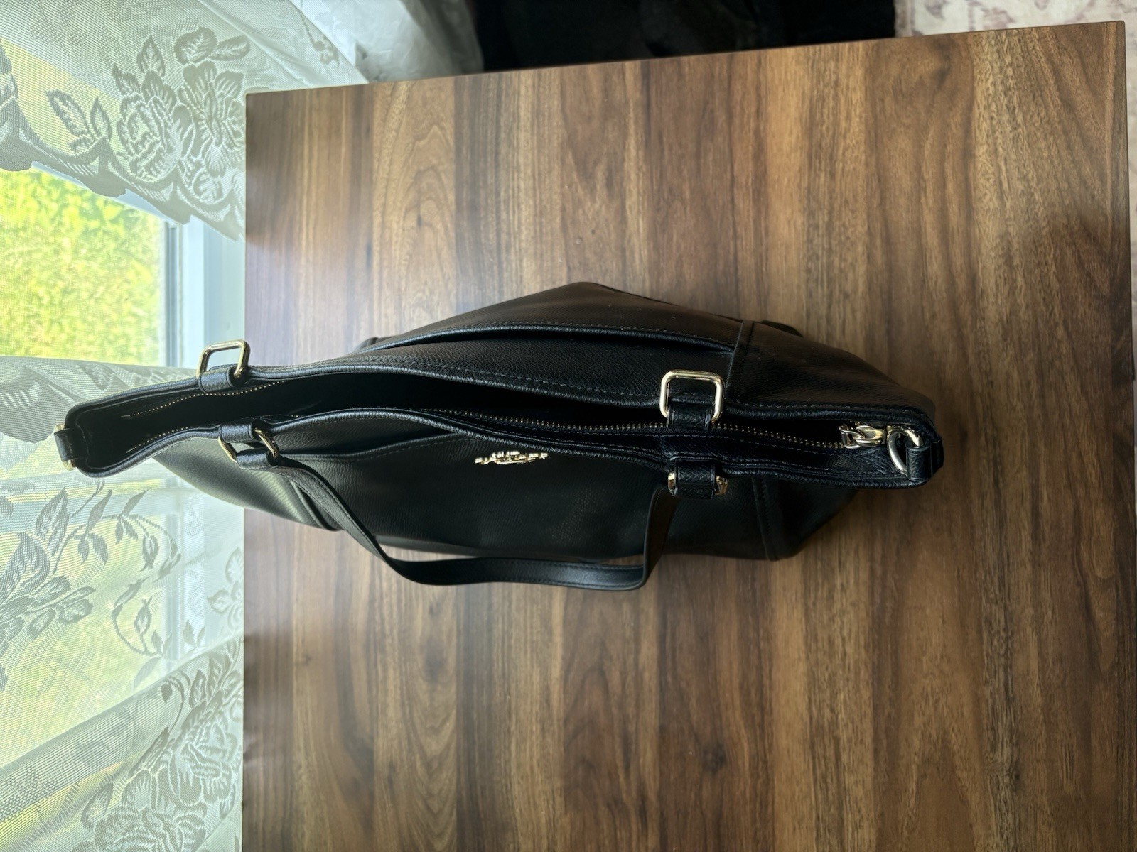 Coach Women’s Black Tote Shoulder Bag – DAMAGED STRAPS