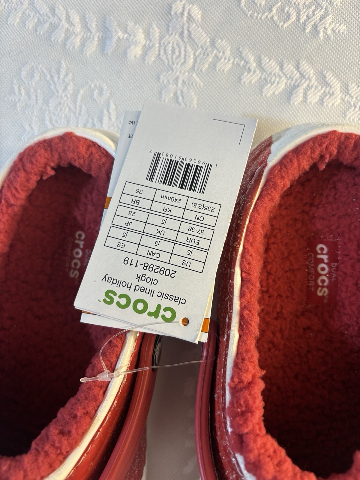 Crocs Classic Lined Holiday Clog White Red Kids J5 New with Tags 209298-119 NWT