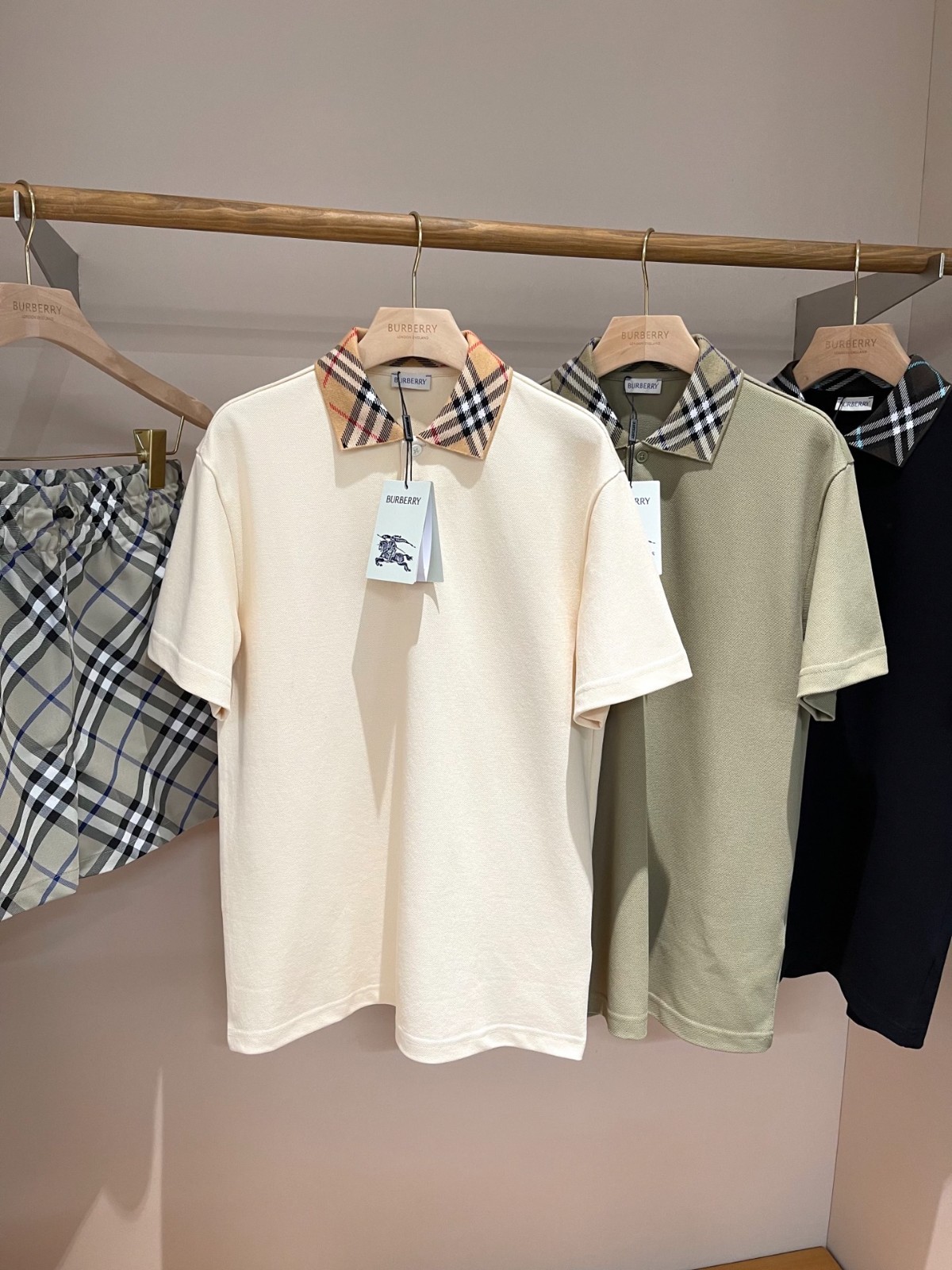 BURBERRY Polo Shirt Medium Black New With Tags White/Black/Green
