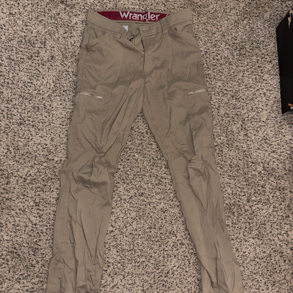 Wrangler ATG Men’s Beige Nylon Spandex Stretch Pants Straight Leg Waist 32