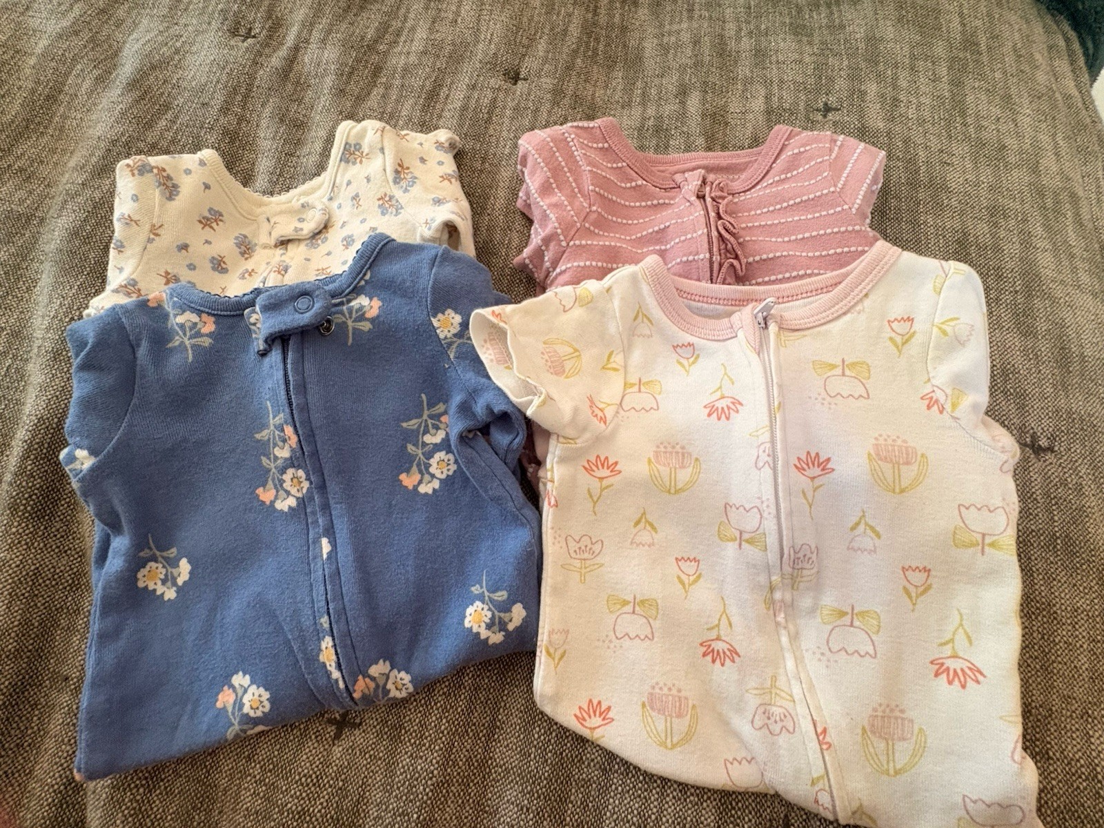 Carter’s & Cloud Island Newborn 4pc Cotton Footed Zip Floral Sleepers