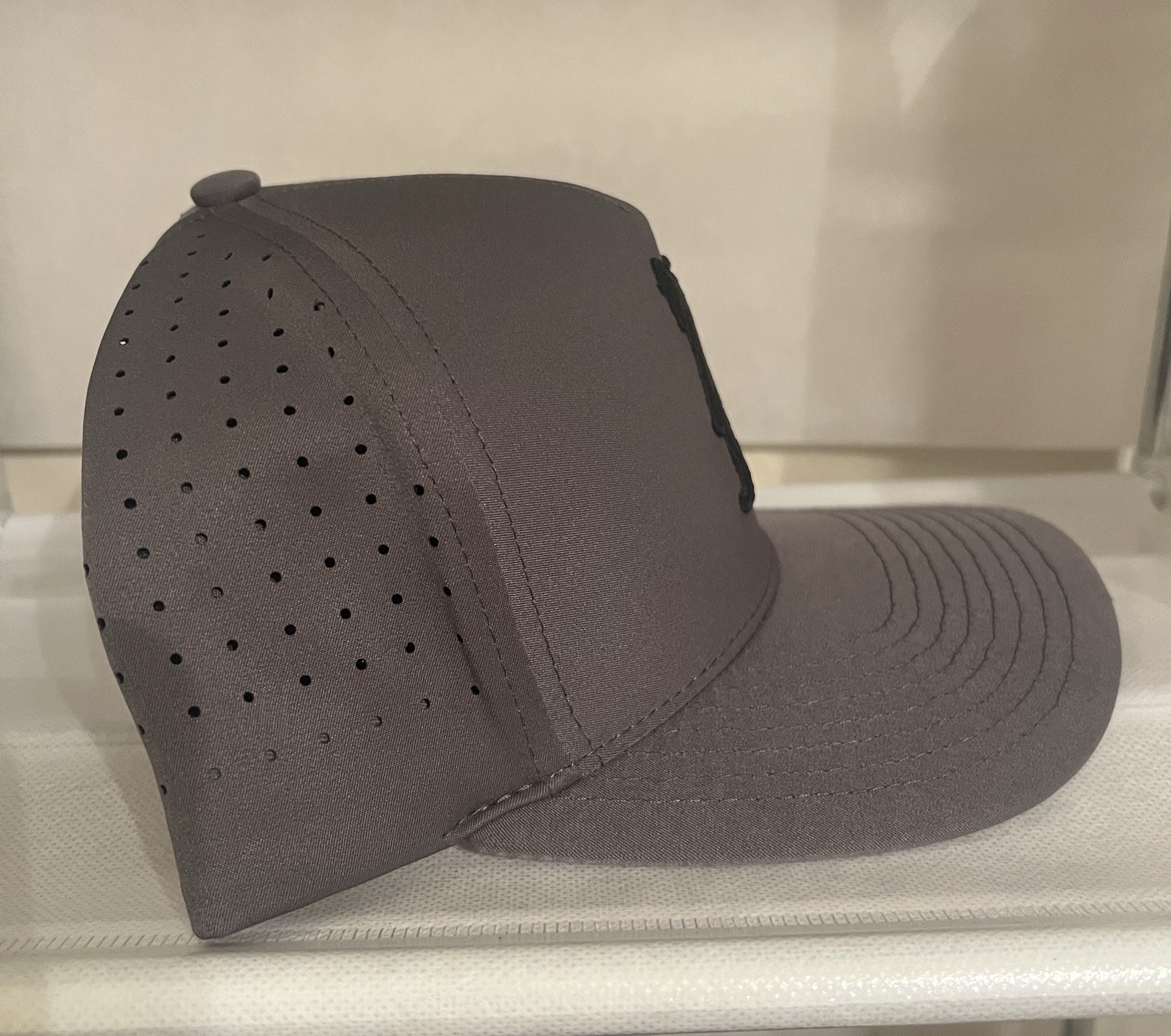 Waggle Golf Snapback Hat Gray Black Performance Rope Cap