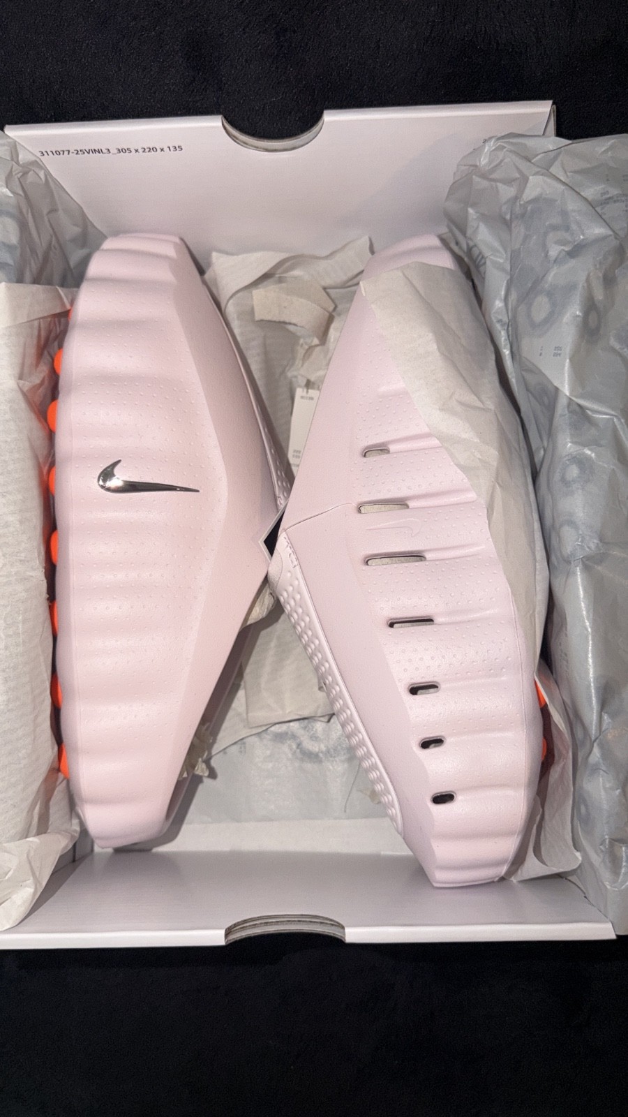 pink nike mind slides size 11 in women’s