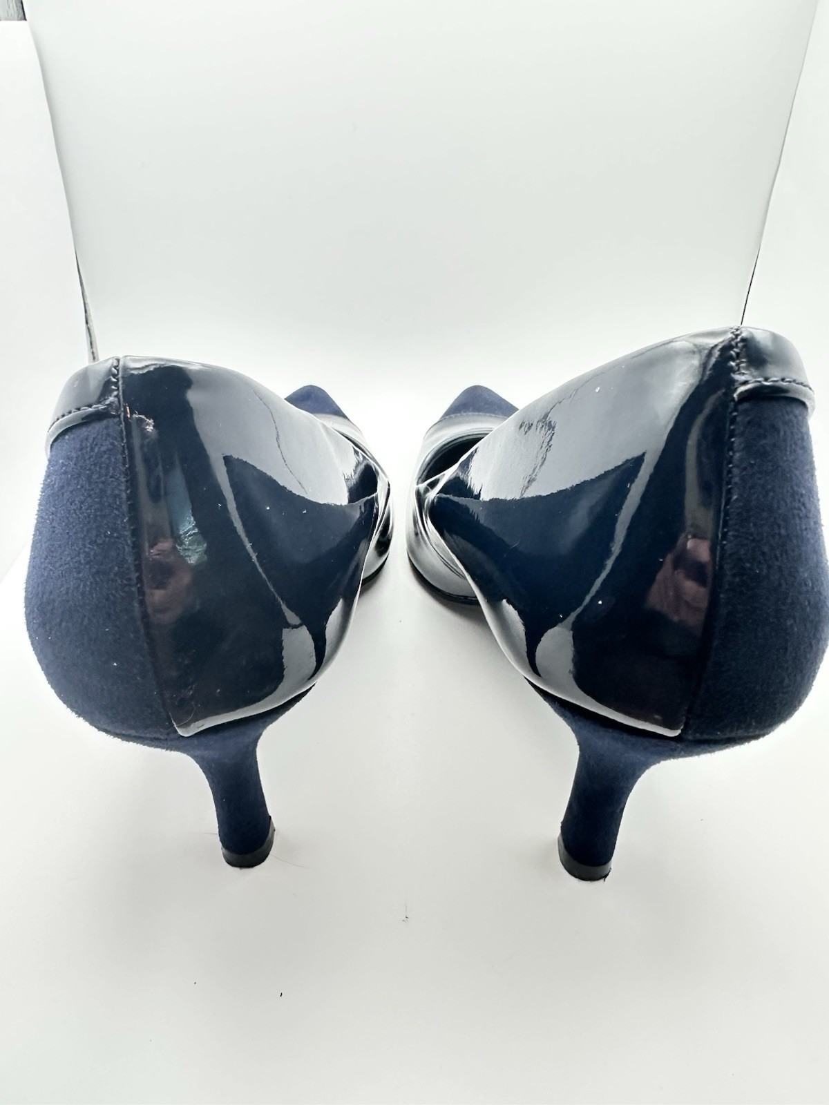 Comfort Plus Women’s Blue Pointed Toe size 7 Pumps Patent Accents Faux Suede