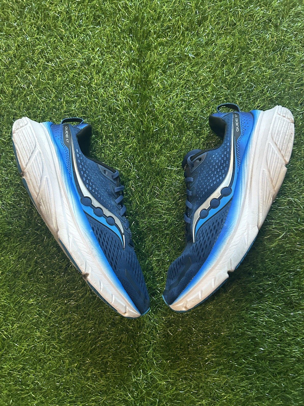 Saucony Guide 17 Blue White Lace Up Low Top Men’s Running Sneakers Mesh Upper