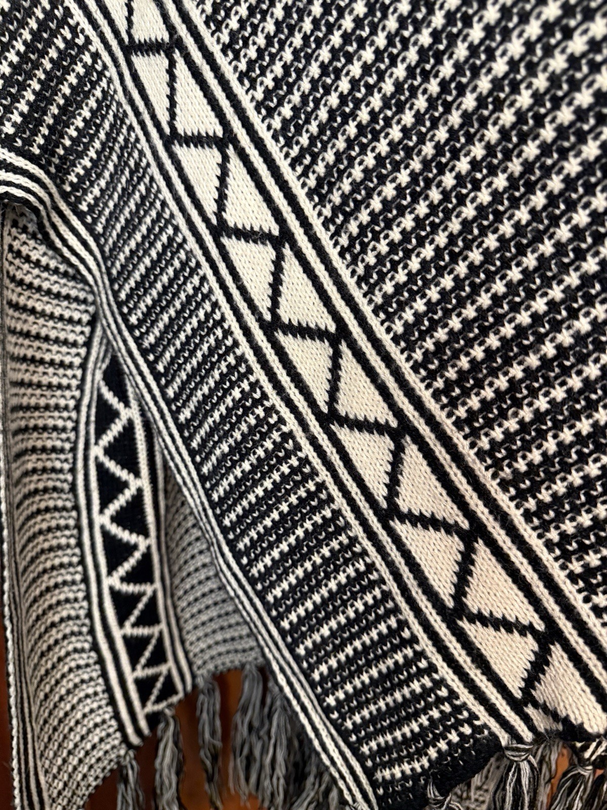 ANTHROPOLOGIE Do Everything In Love Poncho ONE SIZE Black/Cream Acrylic Knit