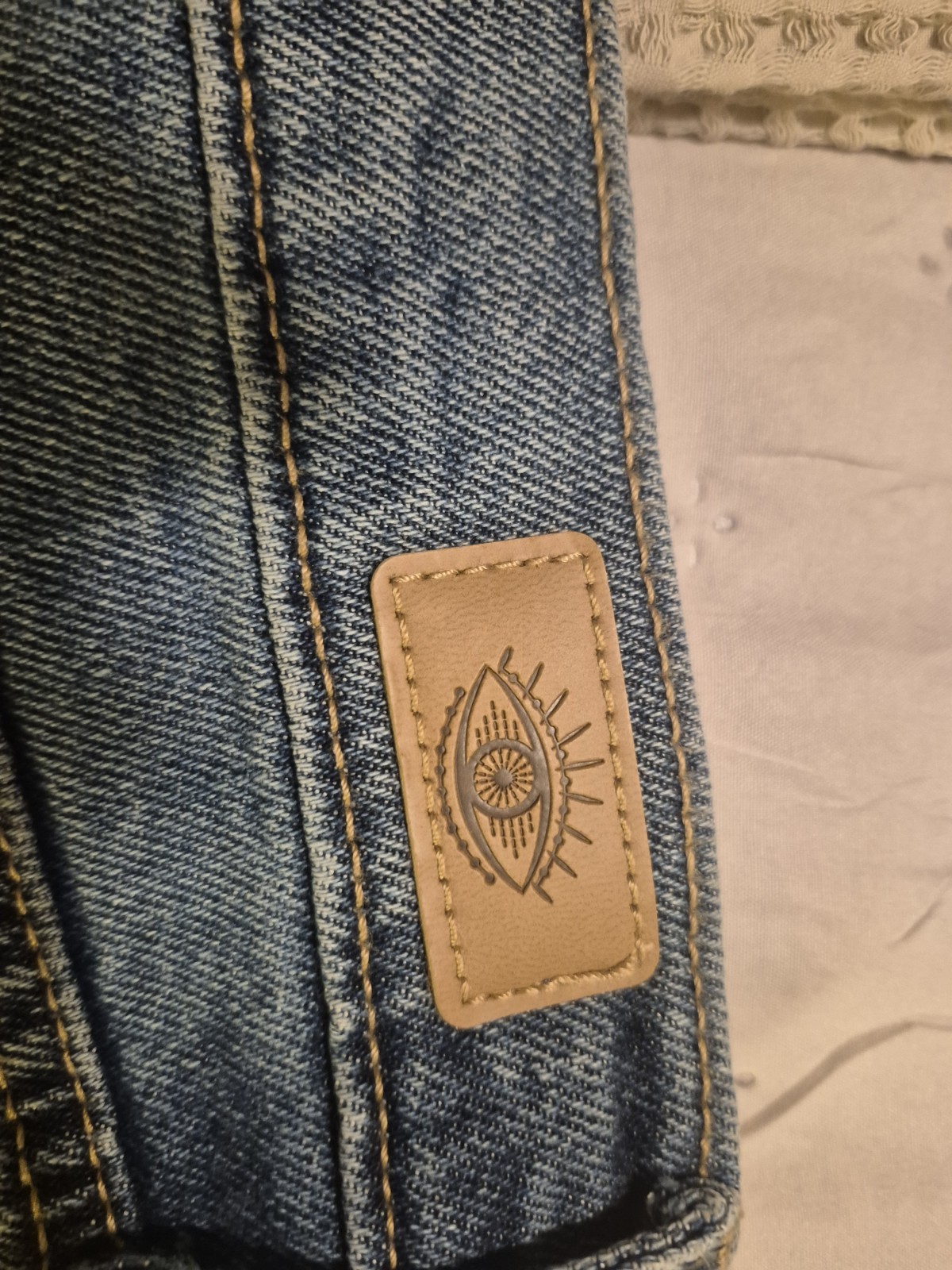 sophia vergara jeans