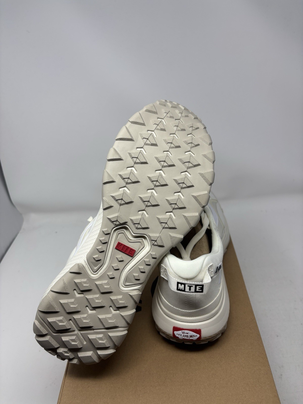 Vans Mte Crosspath Marshmallow White Sneaker VN0000CVUFS8 Men’s Size