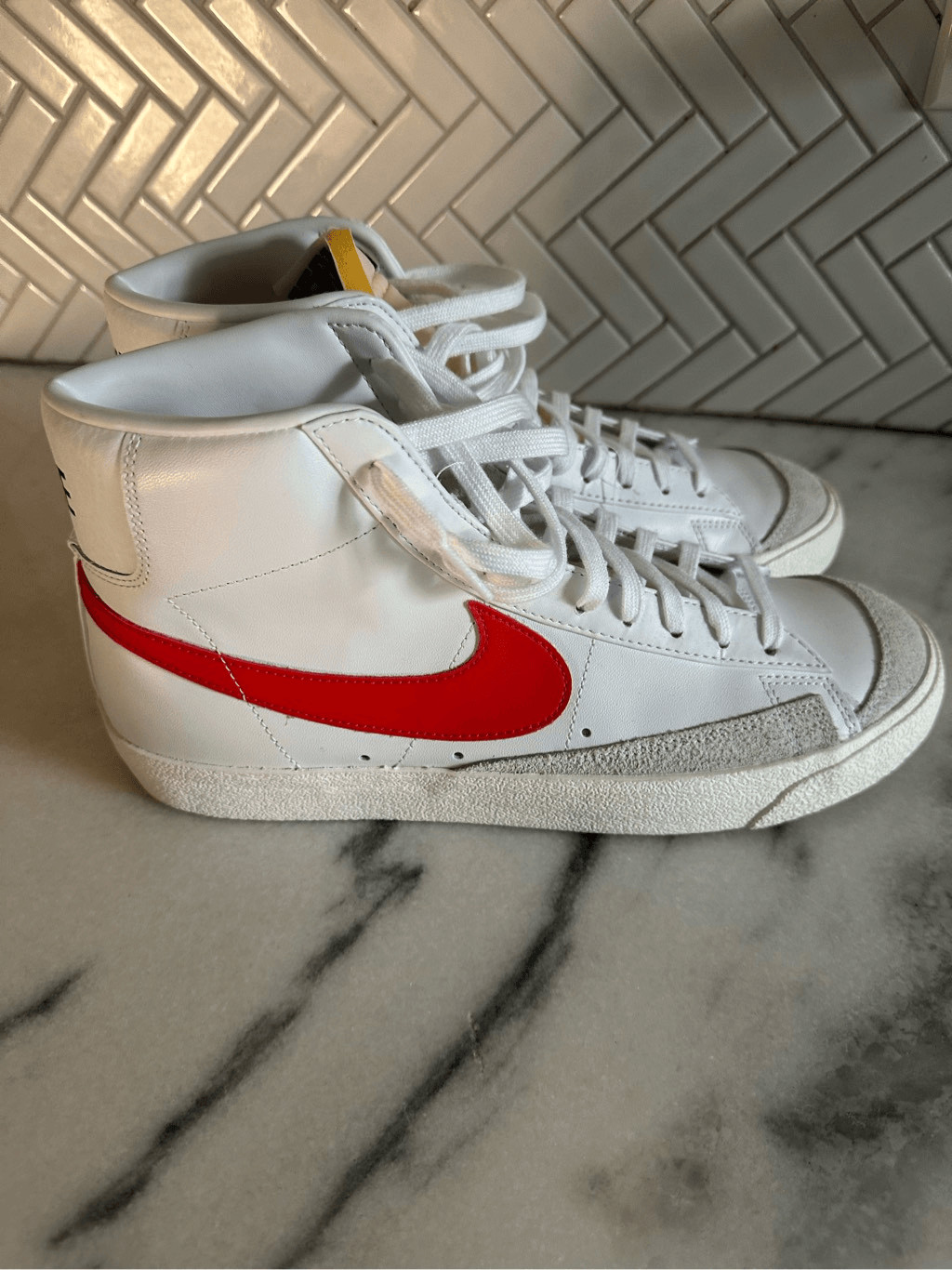 Nike Blazer Mid ’77 Vintage Men’s 11 Mismatched Swoosh Red Blue BQ6806-117