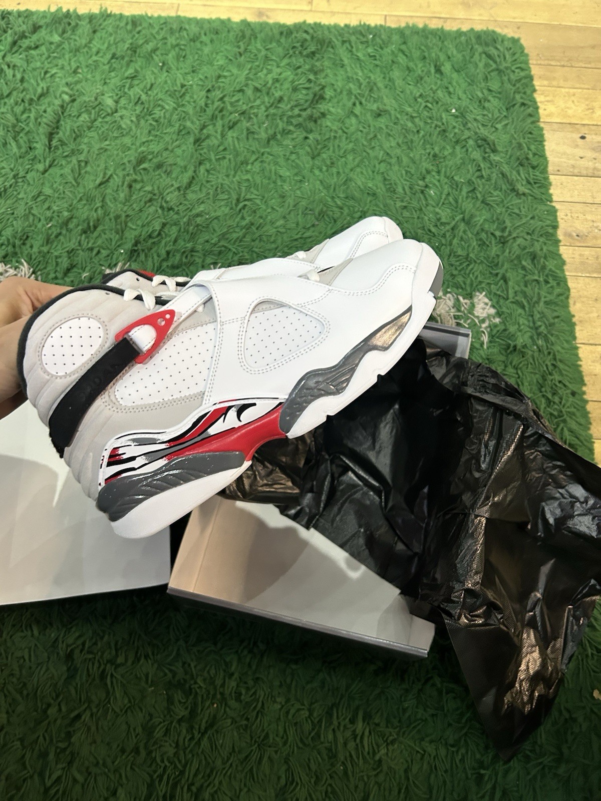 Size 11 – Air Jordan 8 Retro 2025 Bugs Bunny