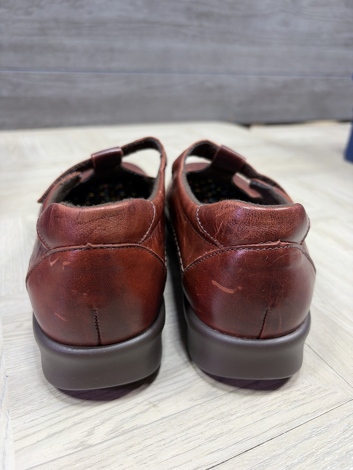 SAS Willow Roamer Walnut Brown Leather T-Strap Shoe Women 6 W USA Made Wide